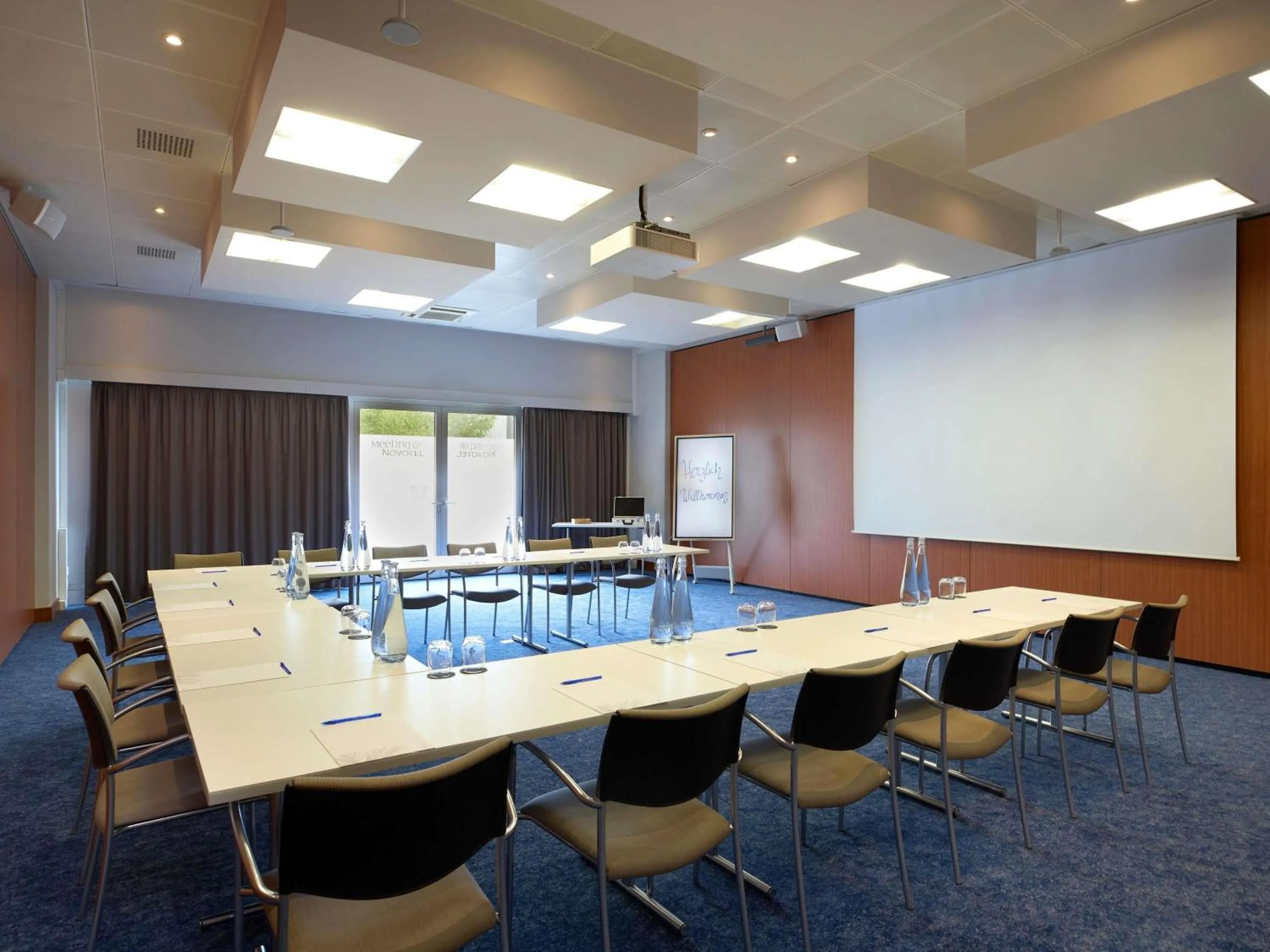 Meeting/conference room in Novotel Zurich City West