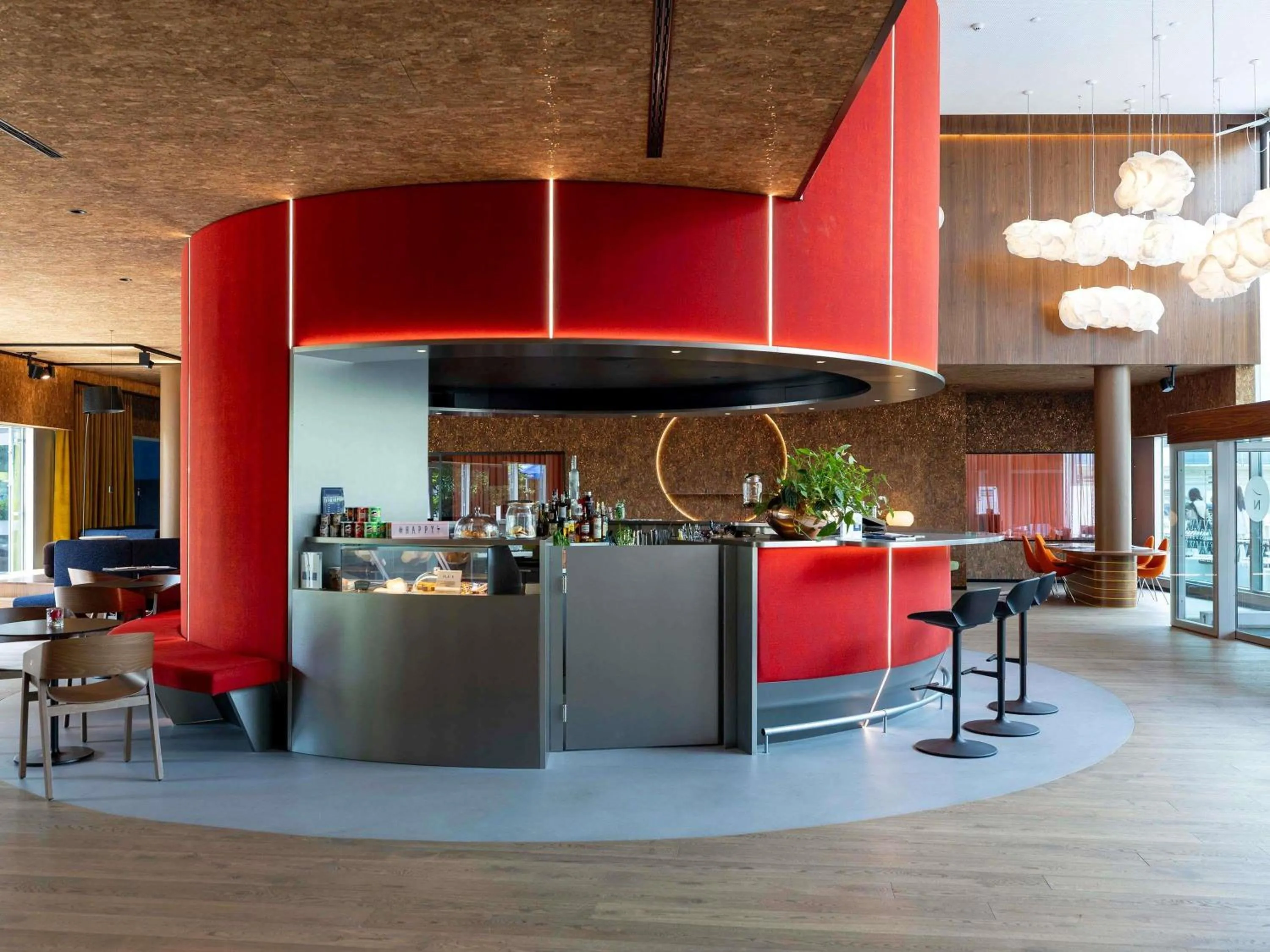 Lounge or bar in Novotel Zurich City West