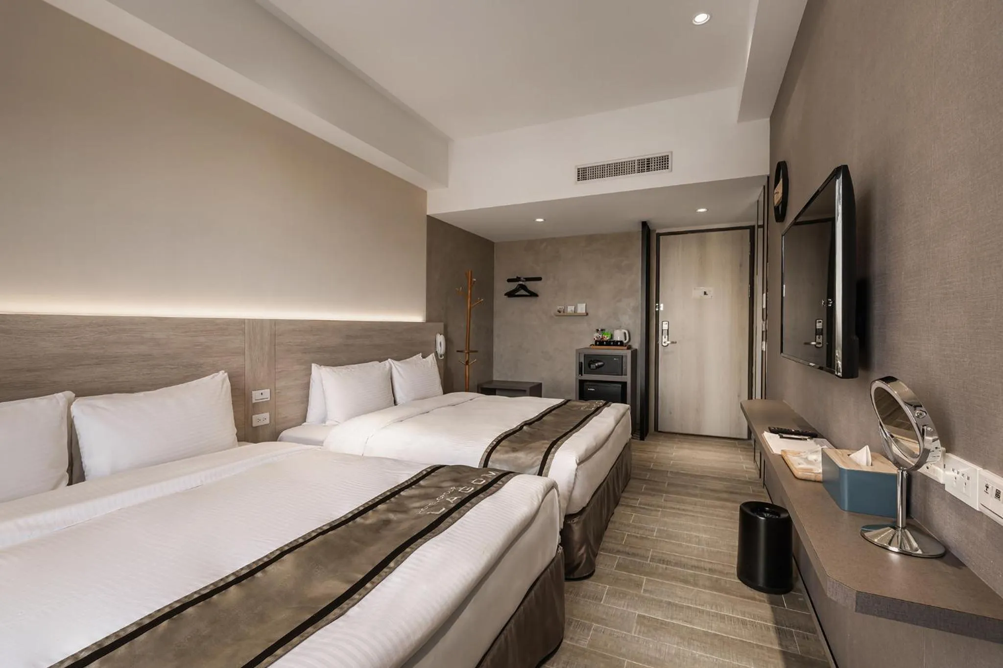 Photo of the whole room, Bed in Hotel YAM LAGOM