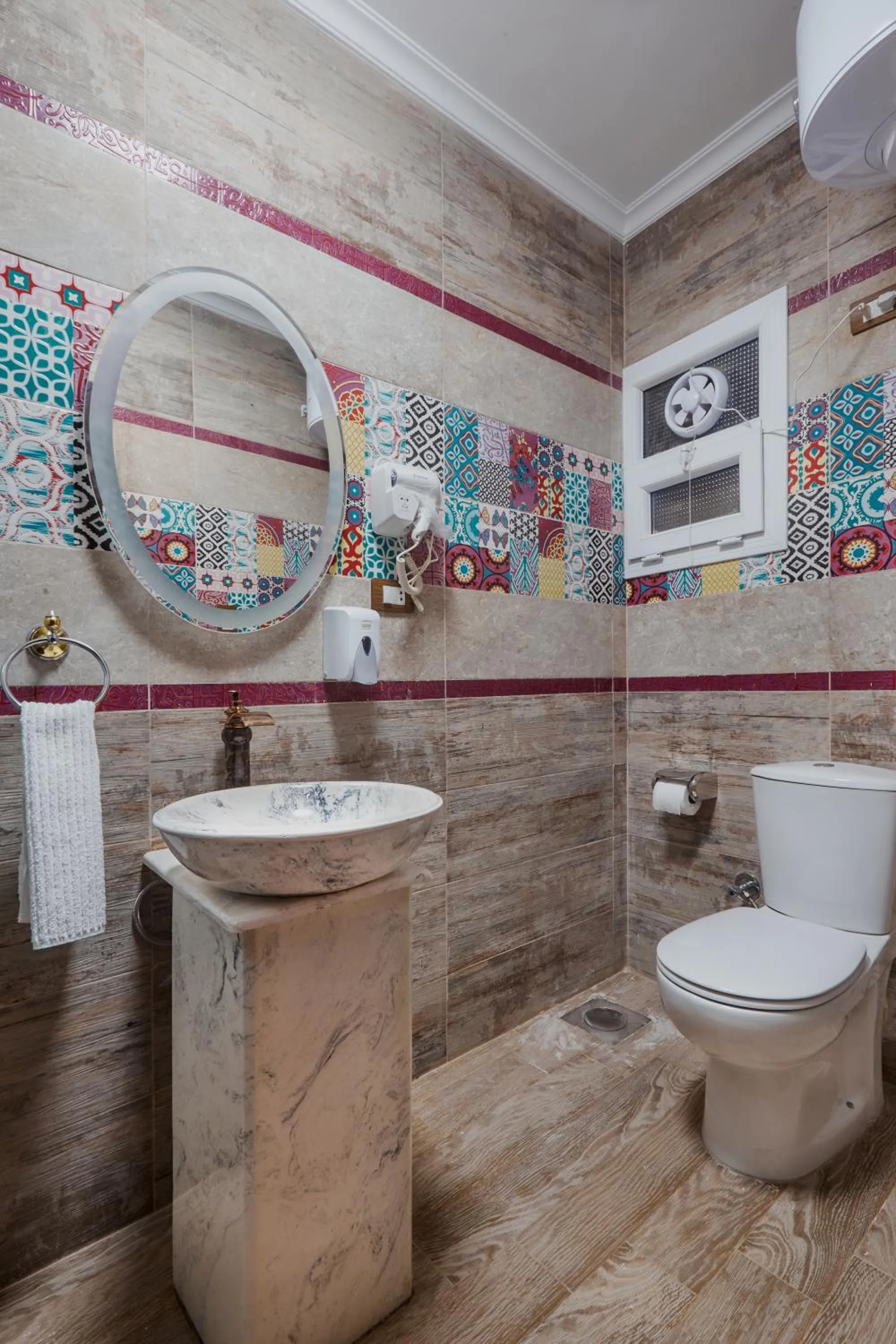 Bathroom in Pyramids Planet Hotel