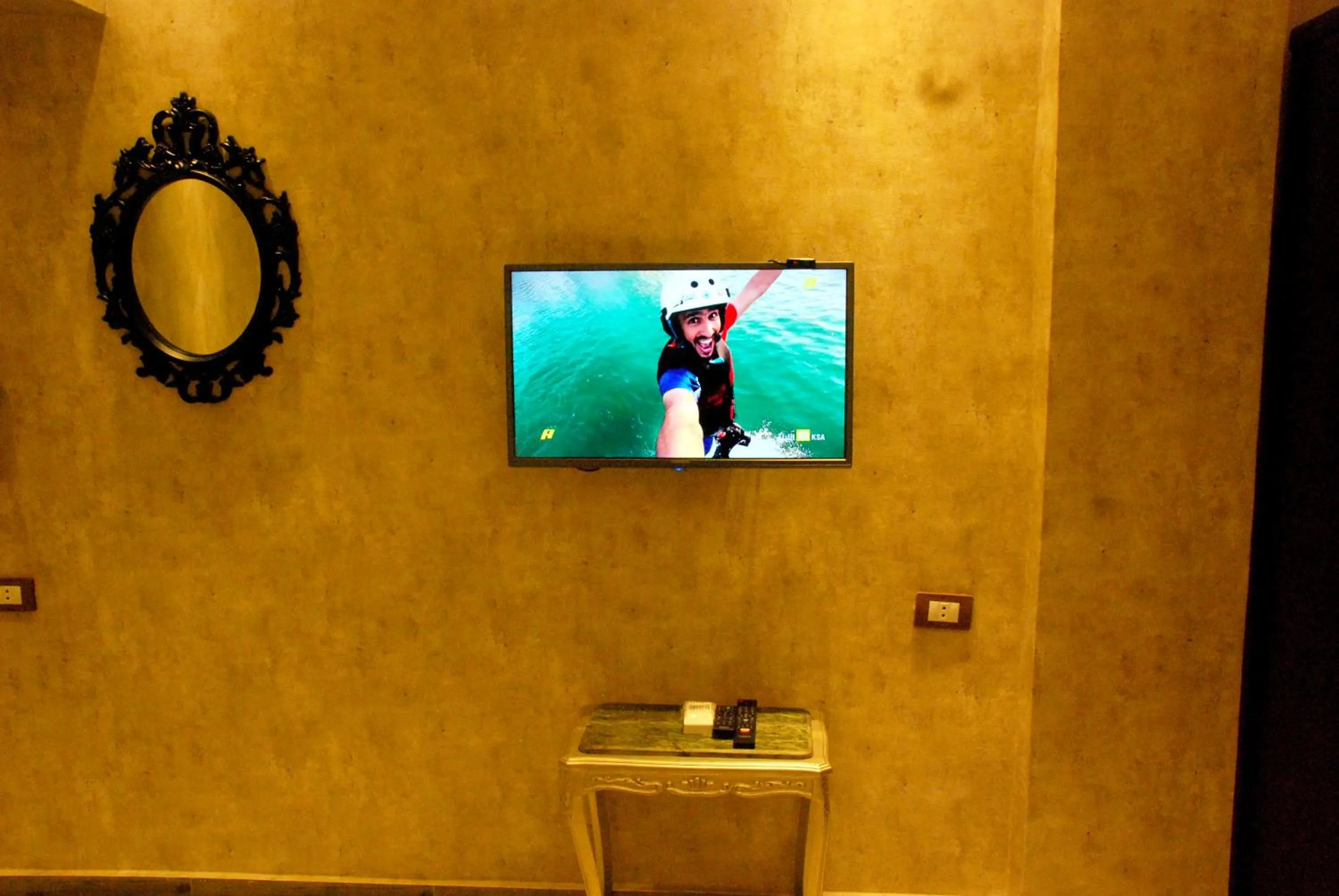 TV and multimedia in Pyramids Planet Hotel