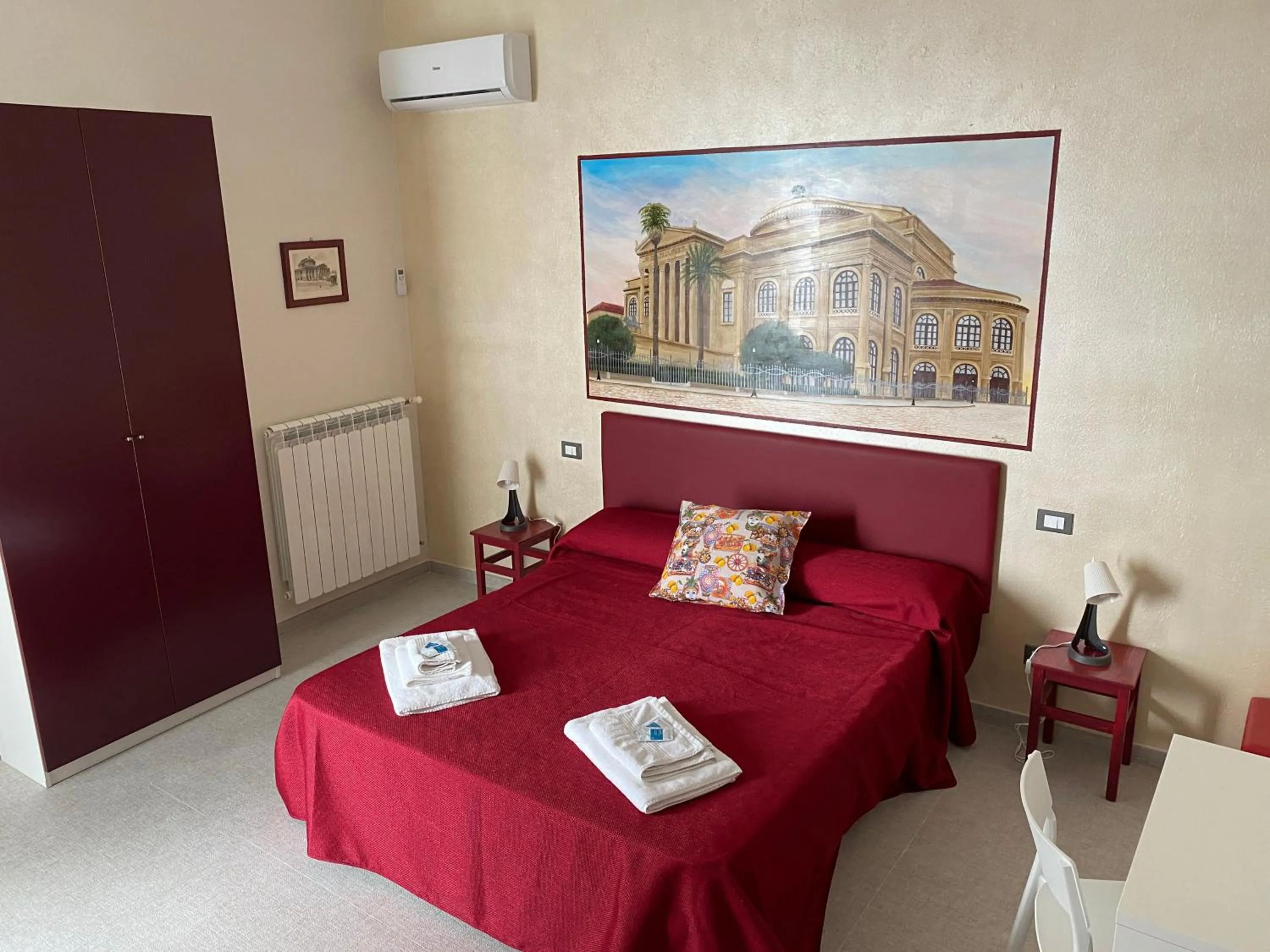 Bed in Palermo City Room