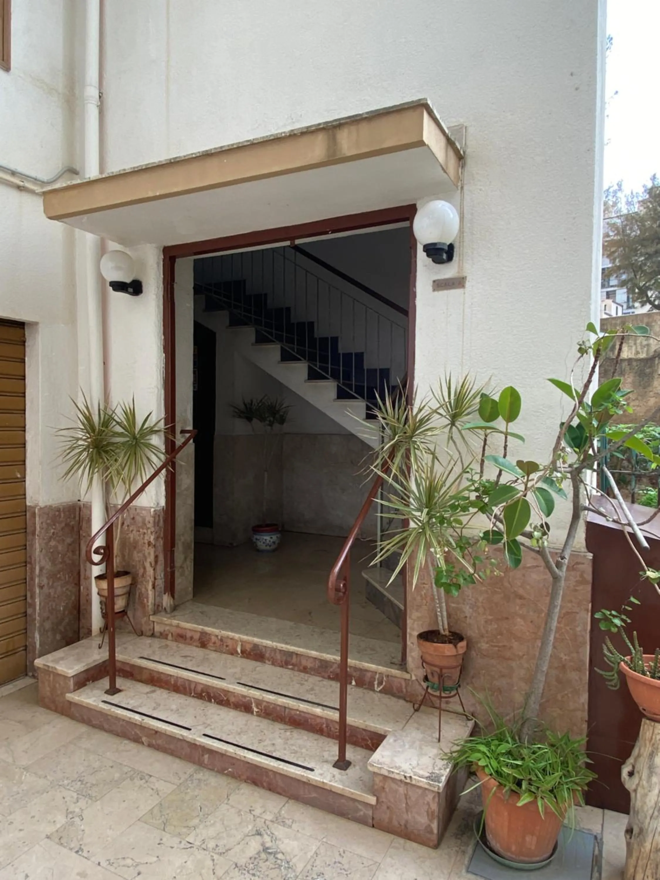 Property building in Palermo City Room