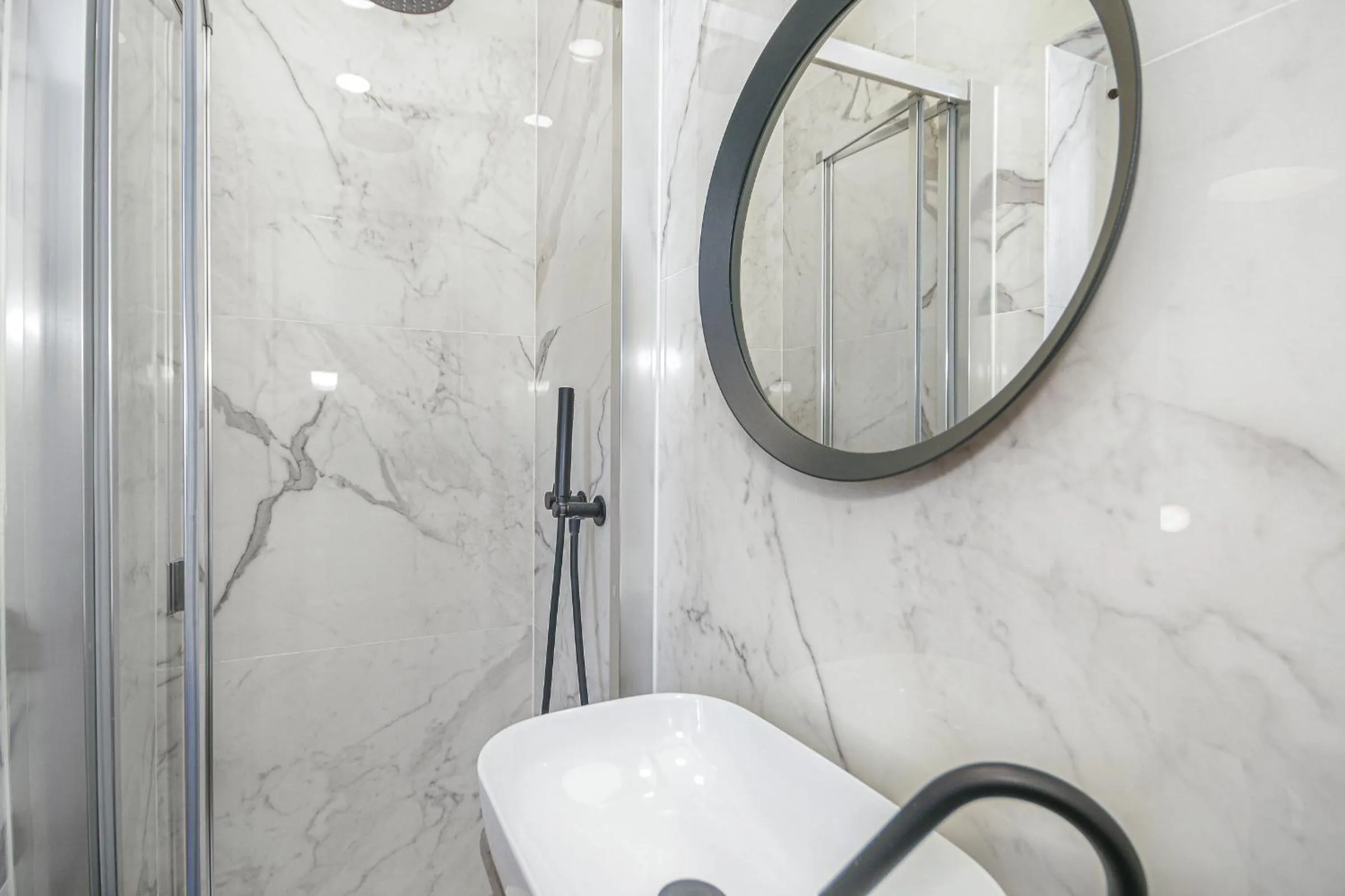 Toilet in Alvalade Palace