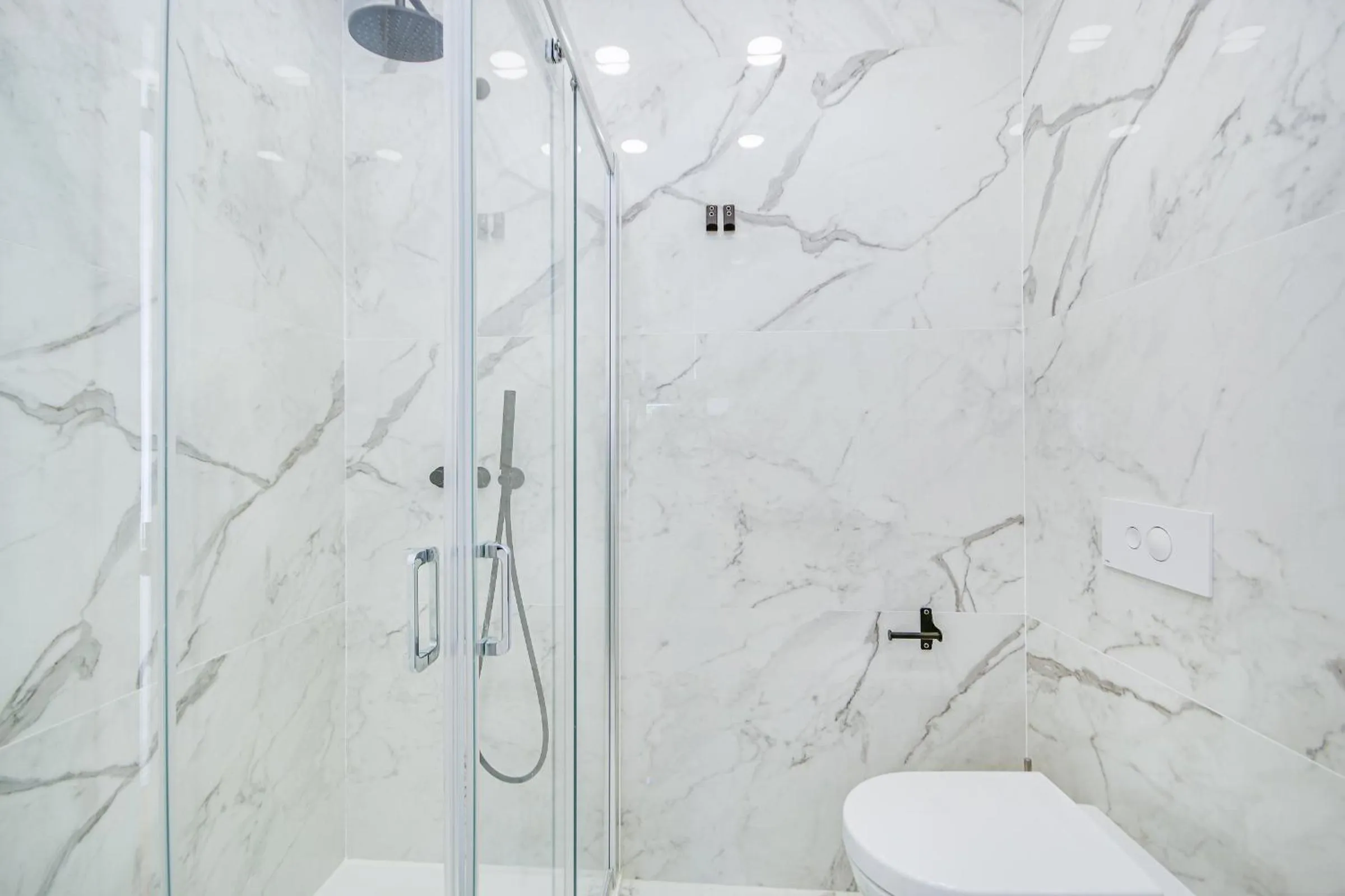 Toilet in Alvalade Palace