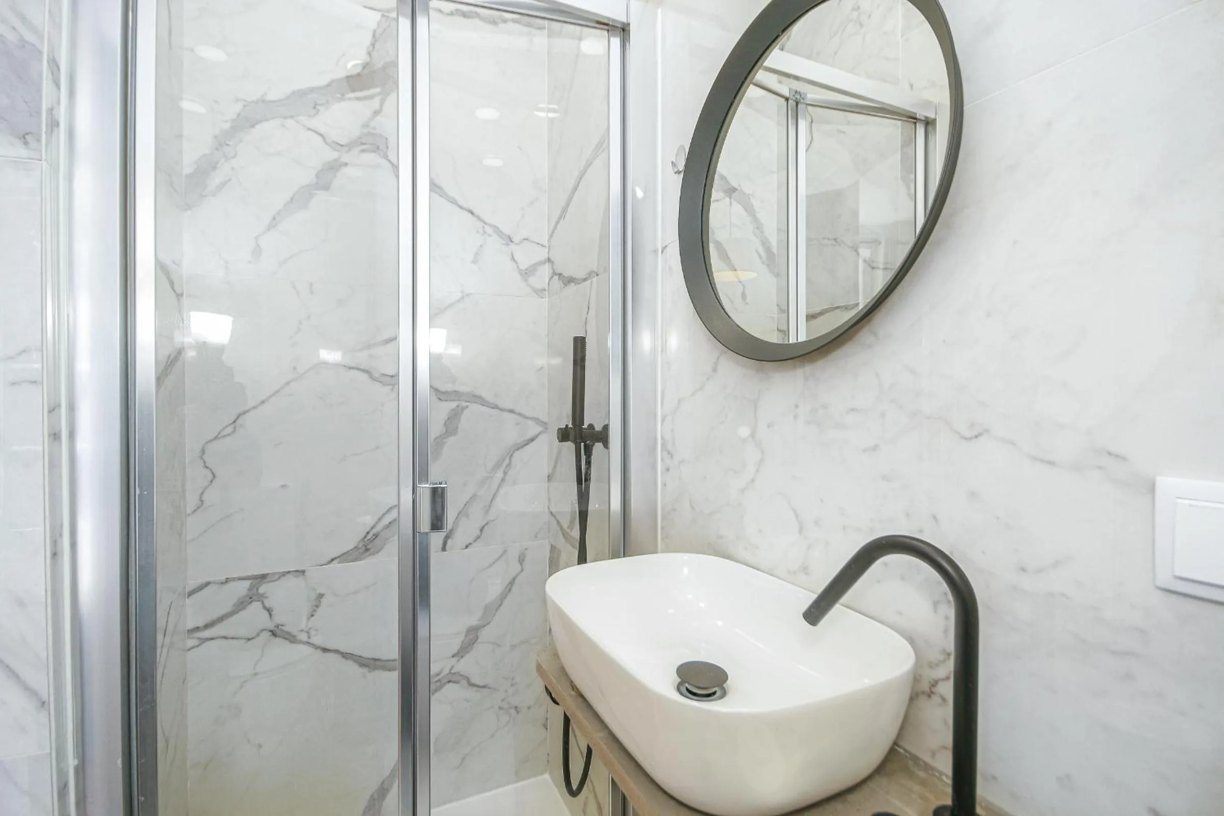 Toilet in Alvalade Palace