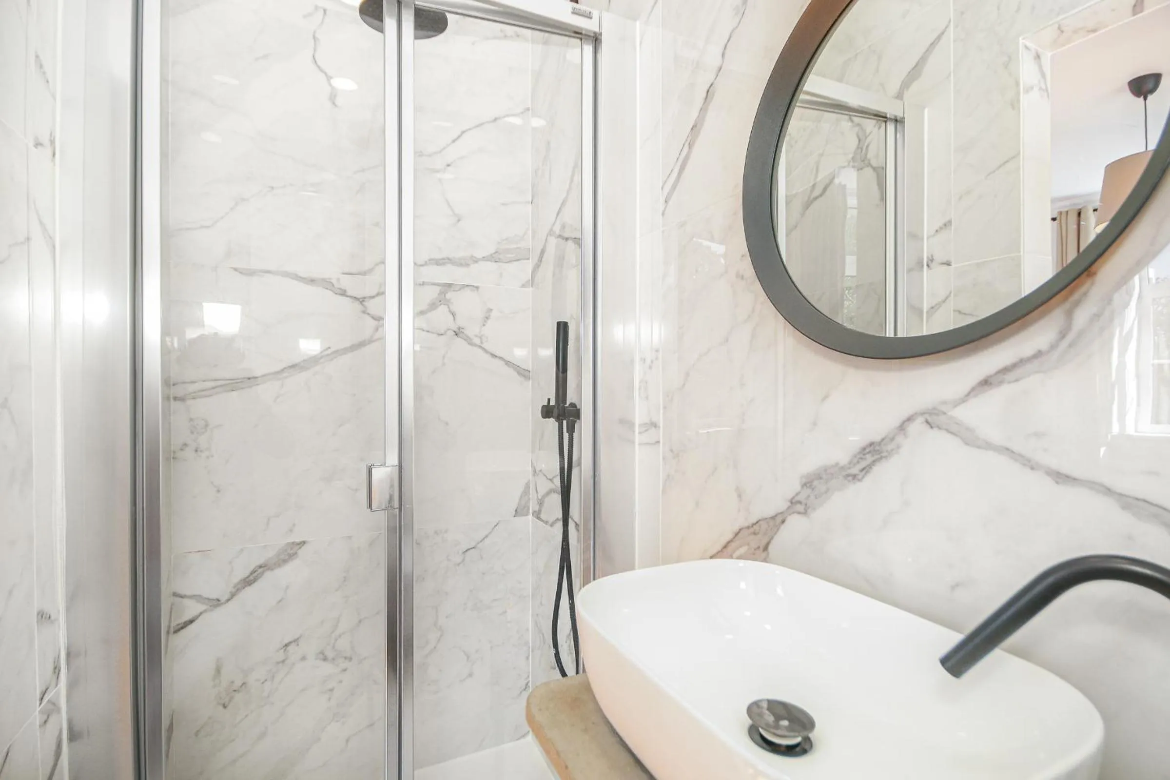 Toilet in Alvalade Palace