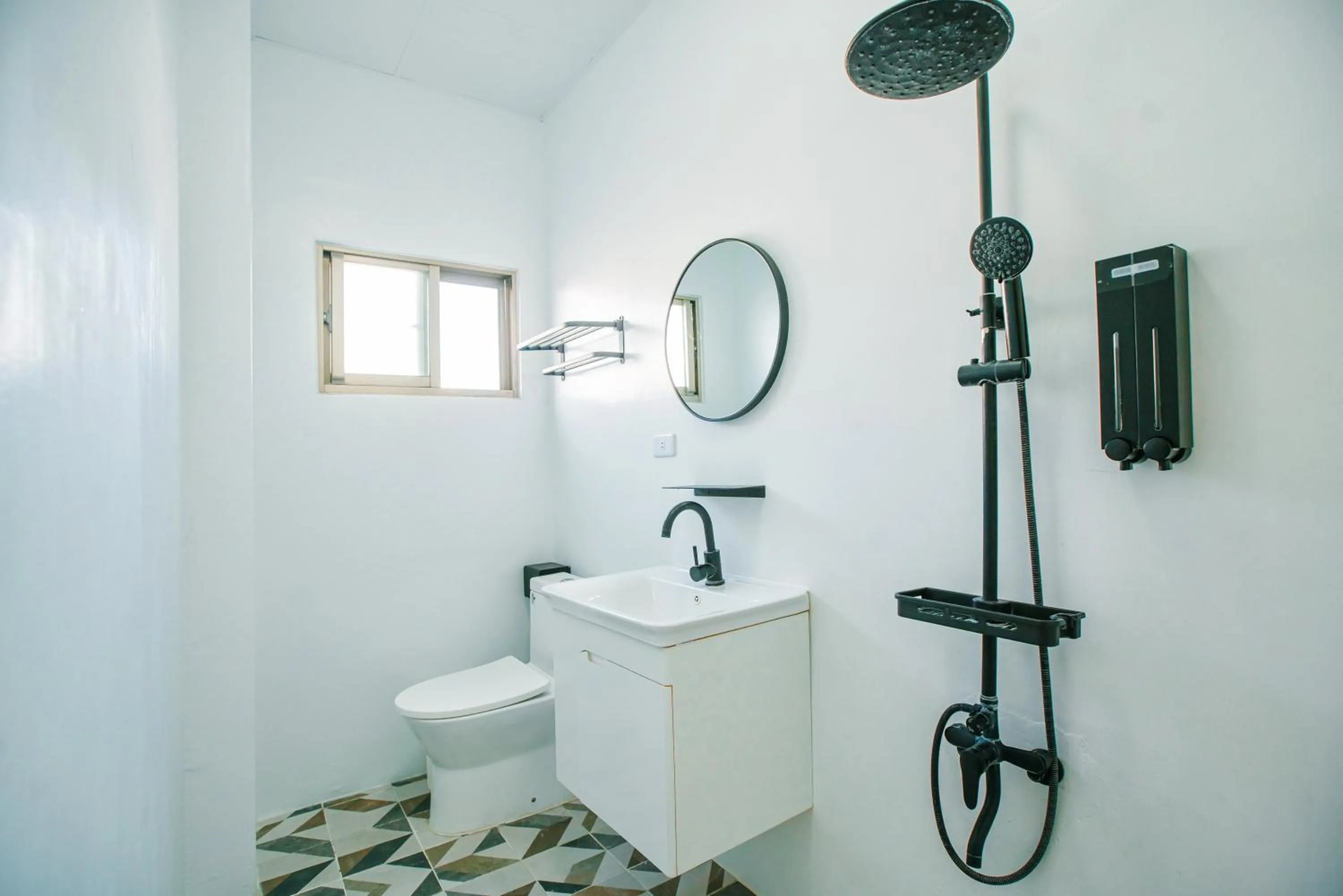 Bathroom in Fun Trip - Fu May Sea View Holiday house l 無敵海景交誼廳 l 附汽機車租賃 l