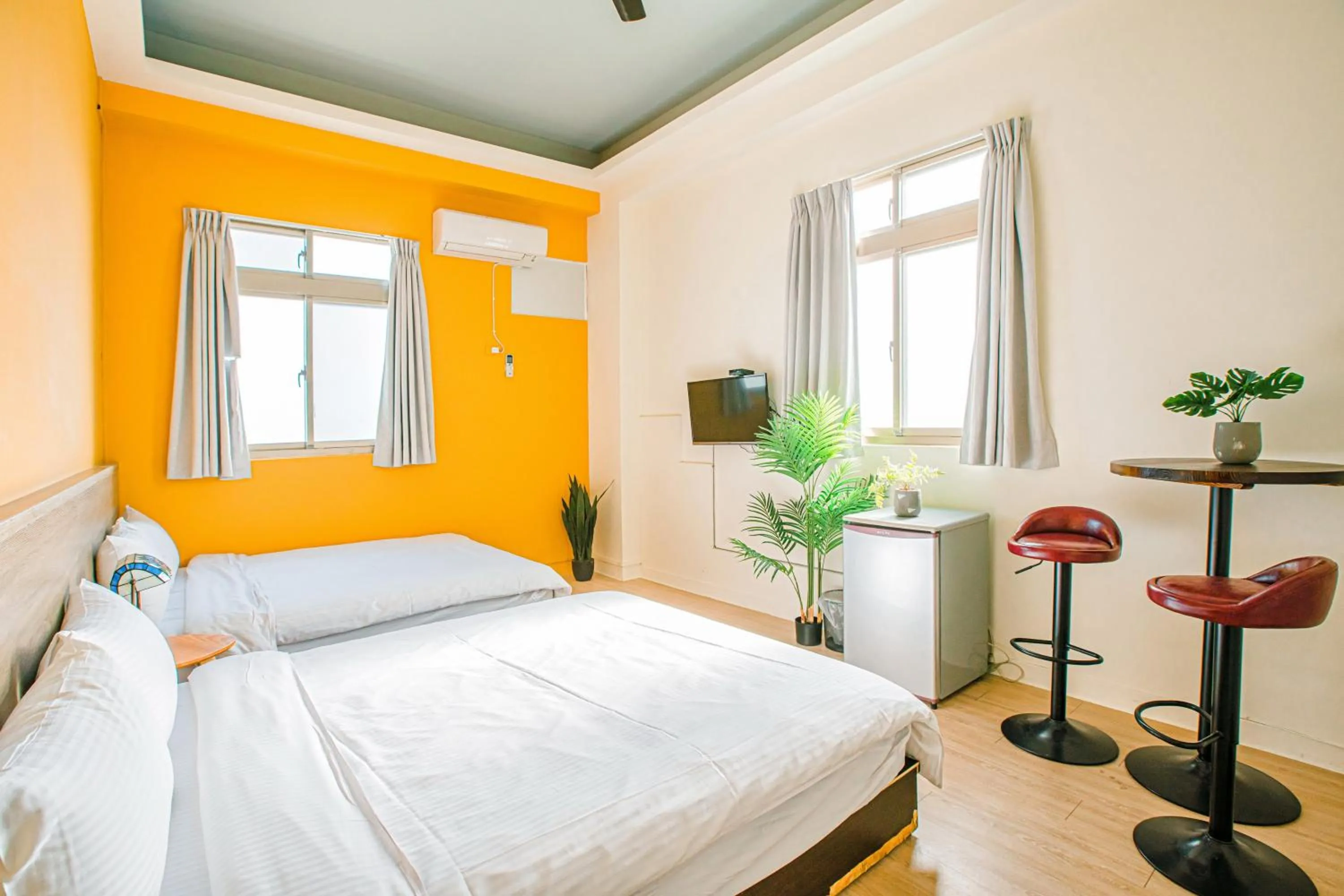 Photo of the whole room, Bed in Fun Trip - Fu May Sea View Holiday house l 無敵海景交誼廳 l 附汽機車租賃 l