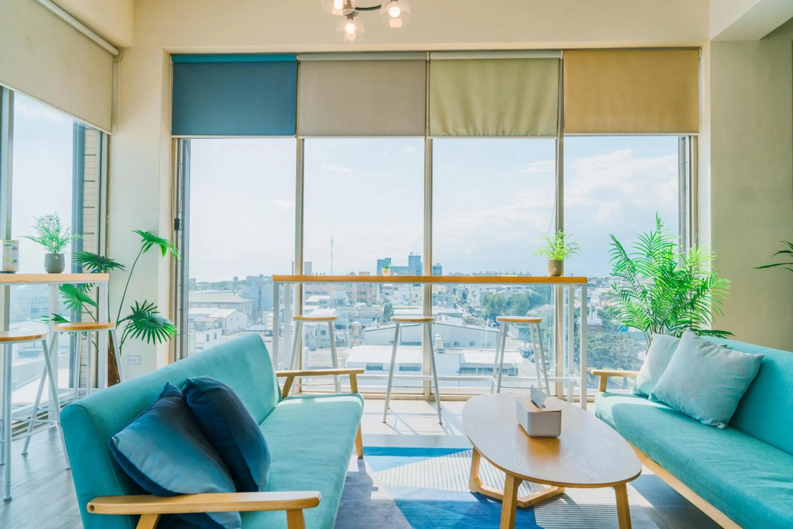 Seating area in Fun Trip - Fu May Sea View Holiday house l 無敵海景交誼廳 l 附汽機車租賃 l