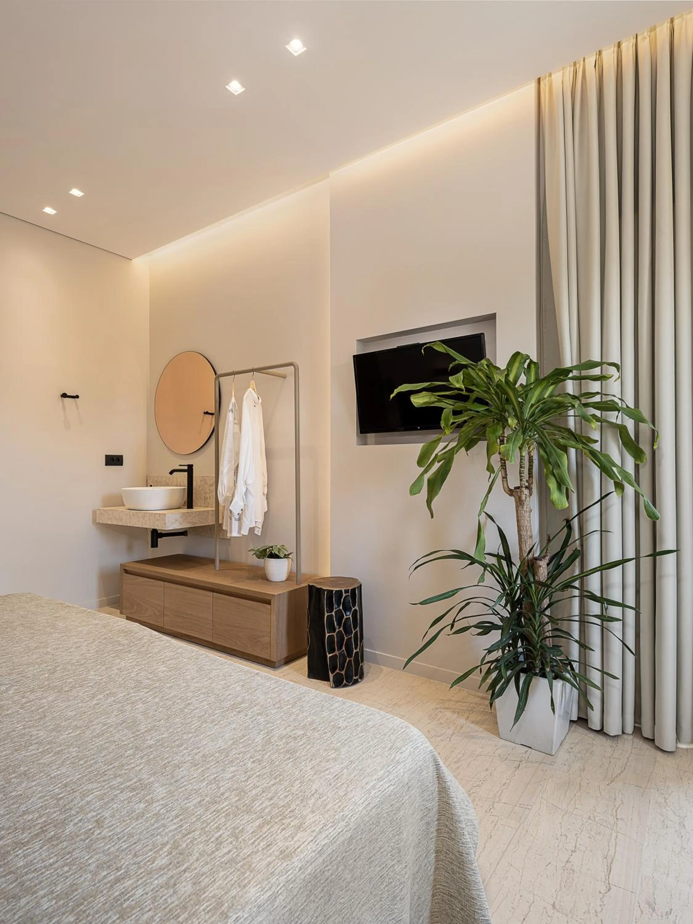 Bed in Esperides Beach Hotel Apartments