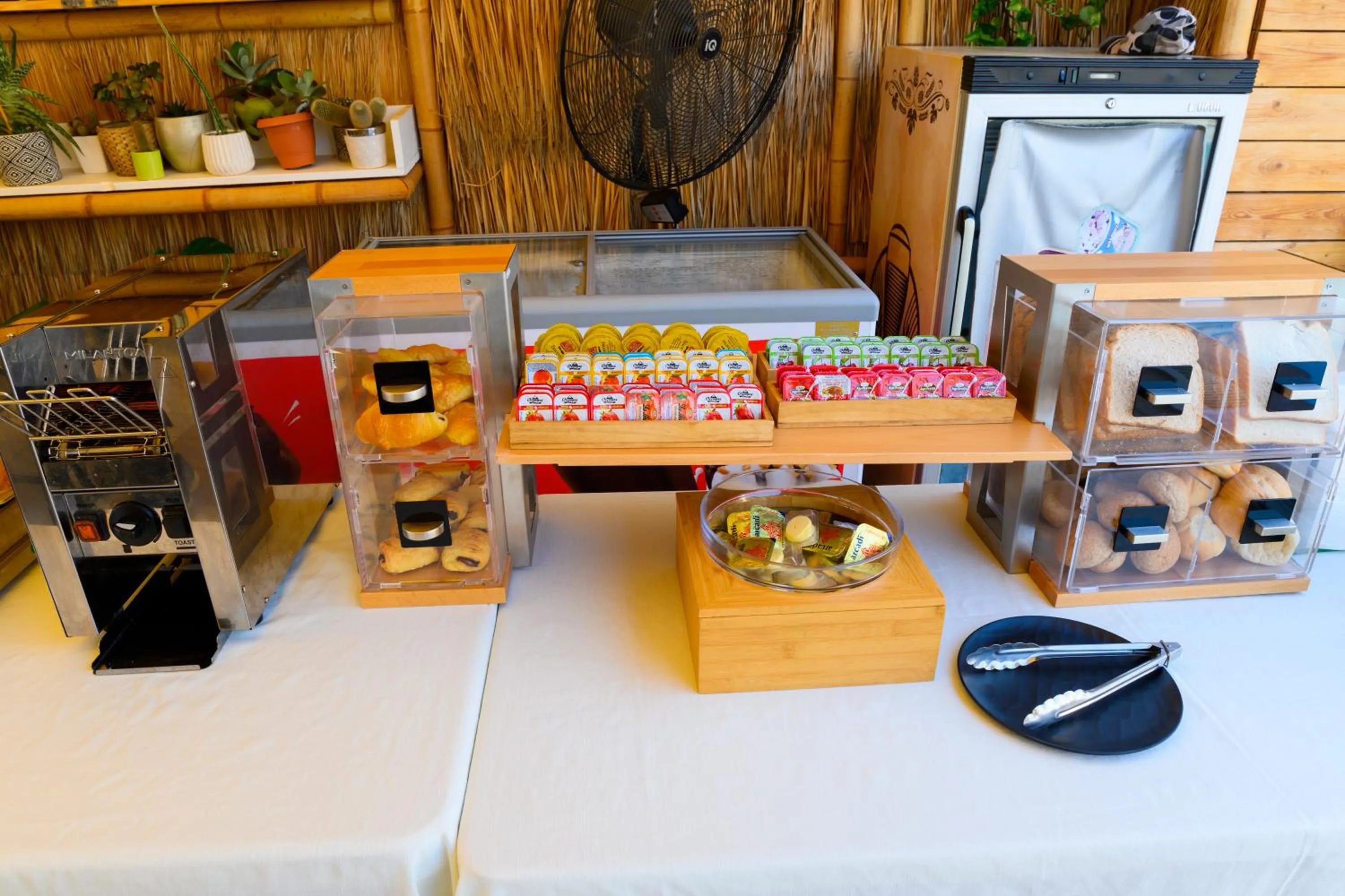 Esperides Beach Hotel Apartments