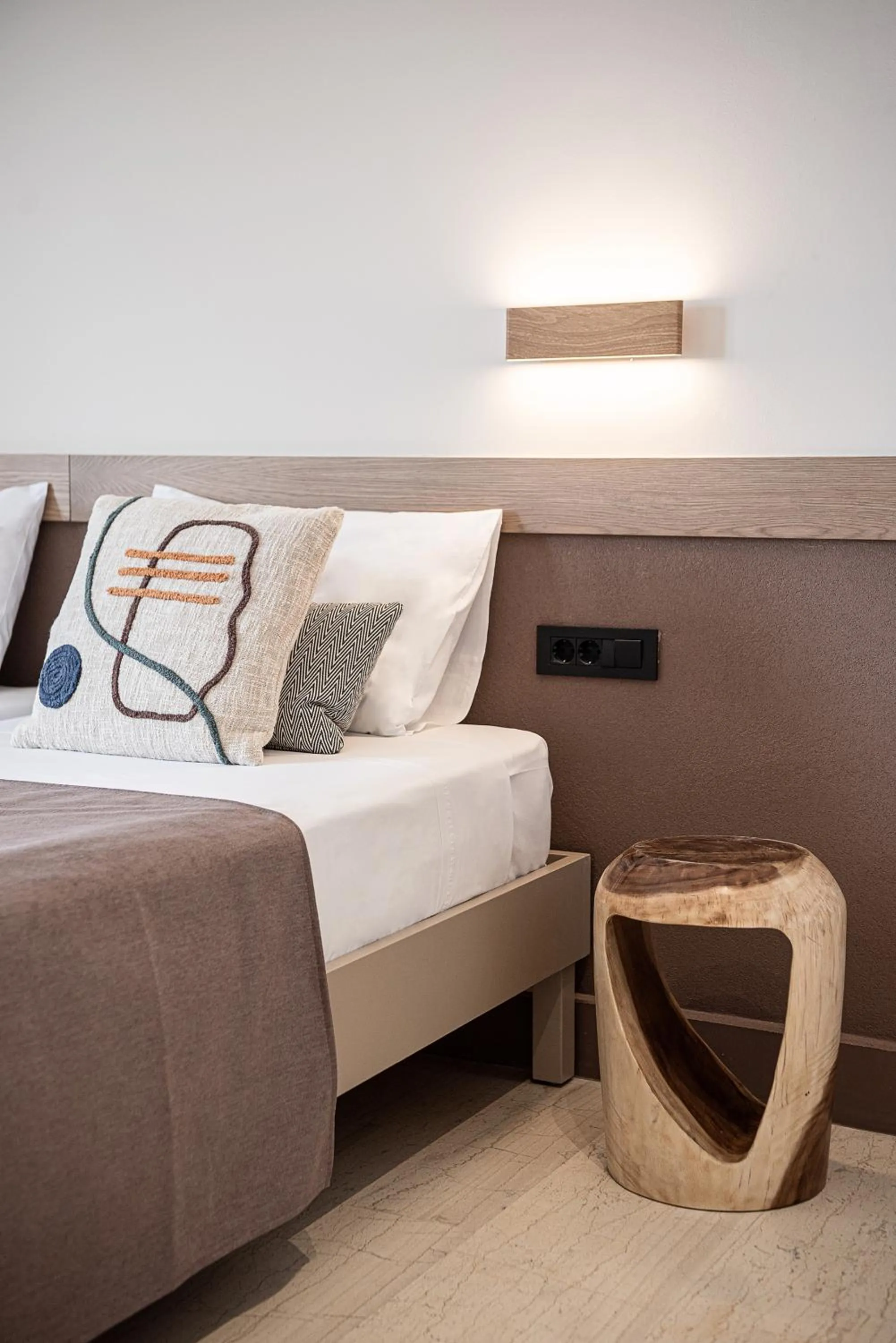 Bed in Esperides Beach Hotel Apartments