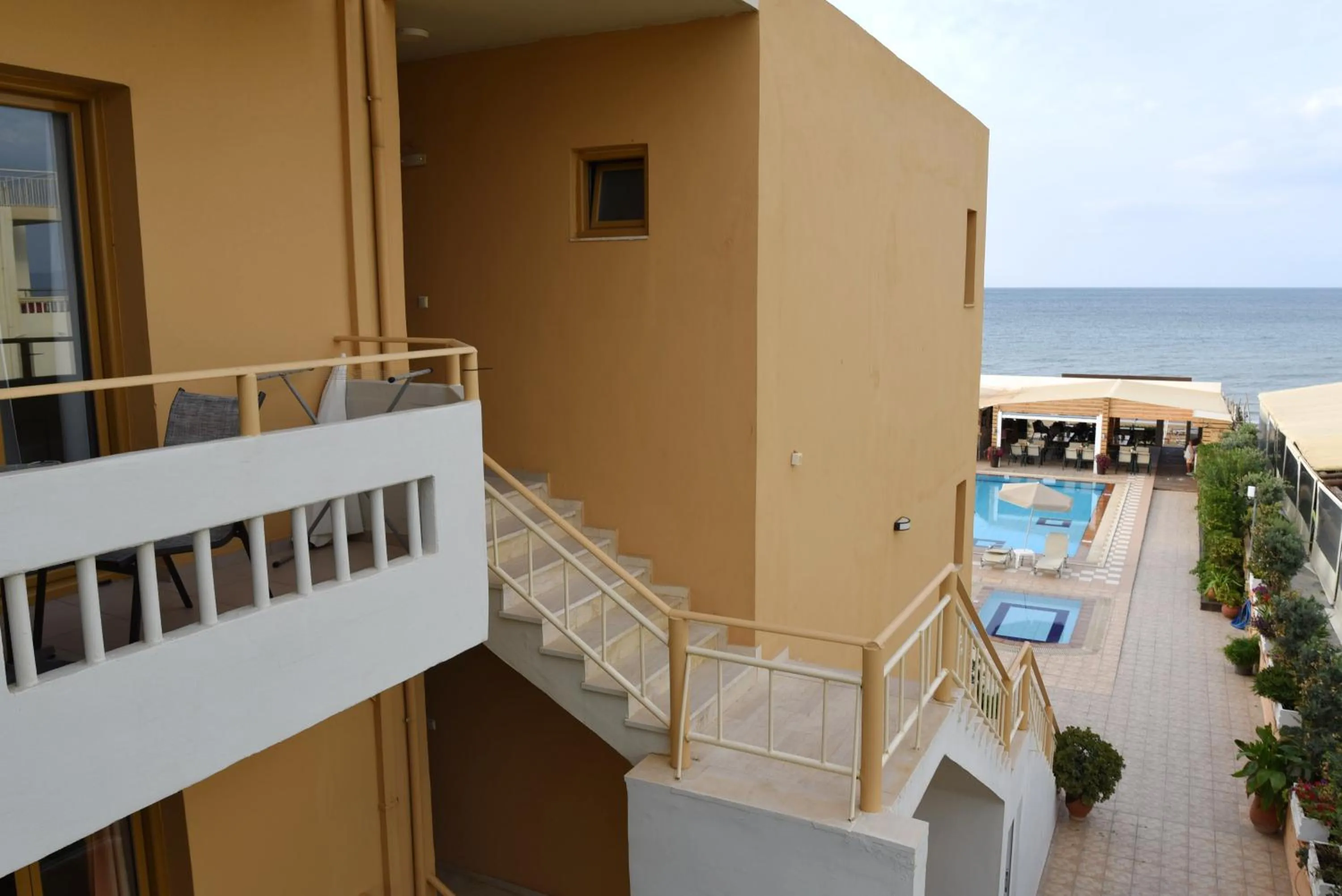 Esperides Beach Hotel Apartments