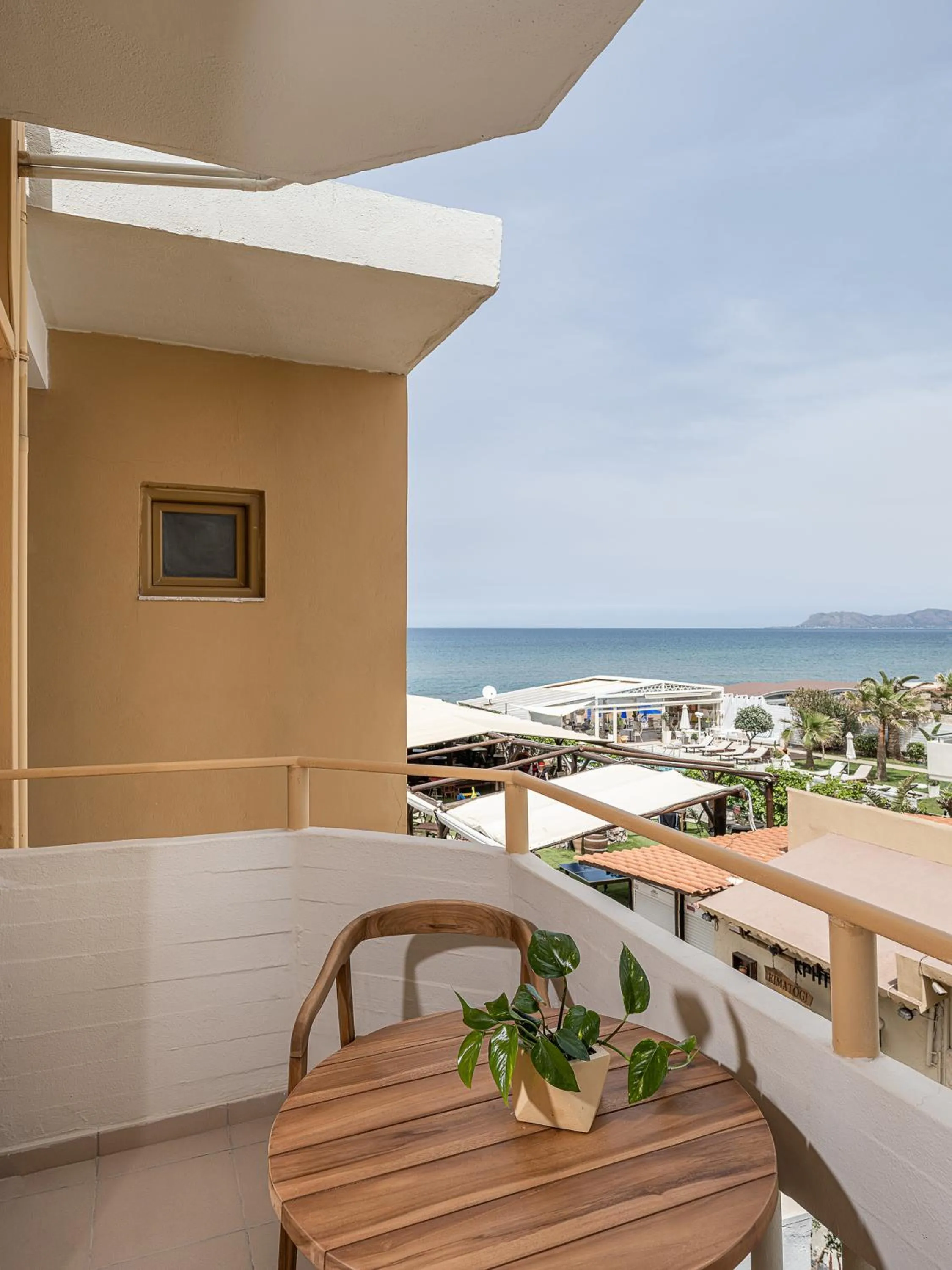 Esperides Beach Hotel Apartments
