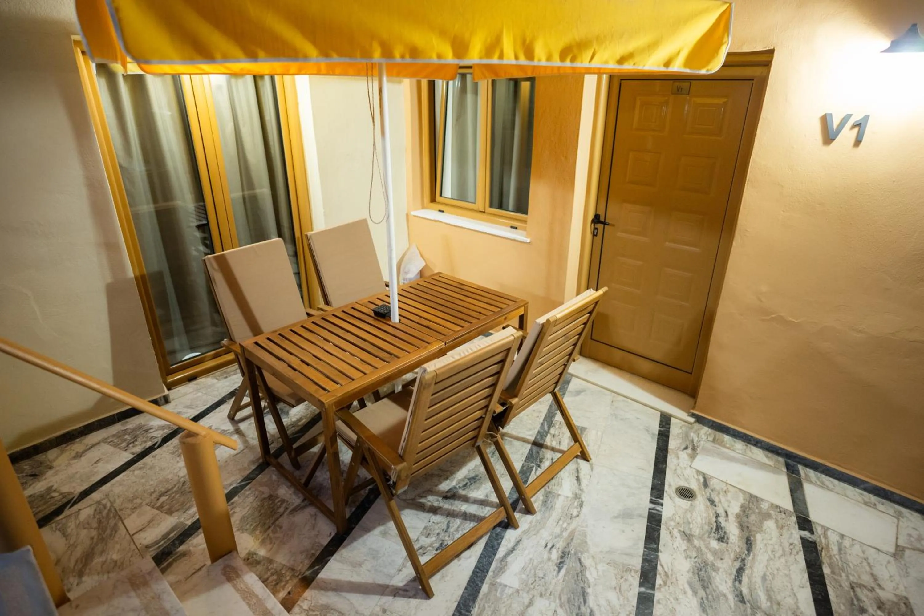 Esperides Beach Hotel Apartments