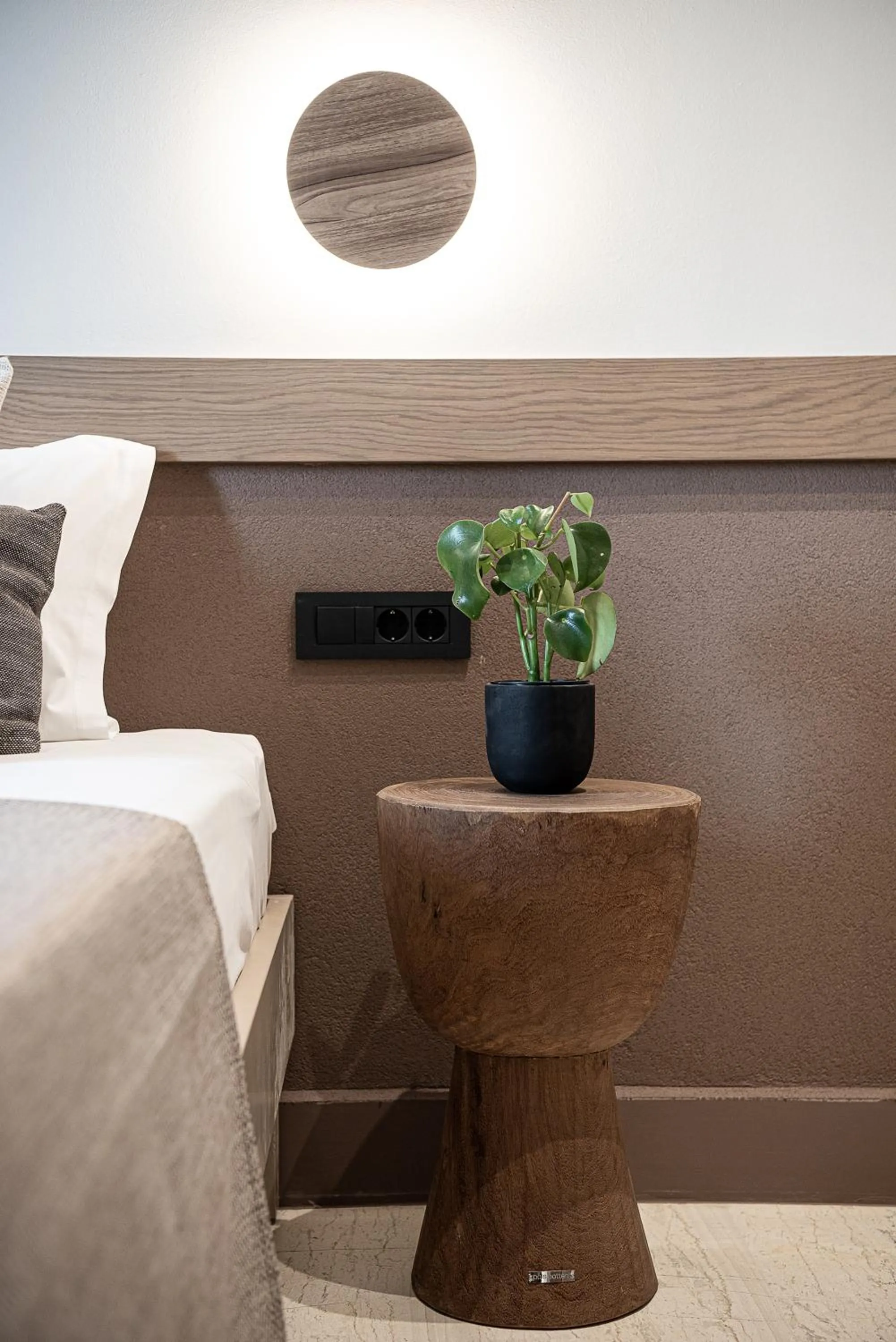 Bed in Esperides Beach Hotel Apartments