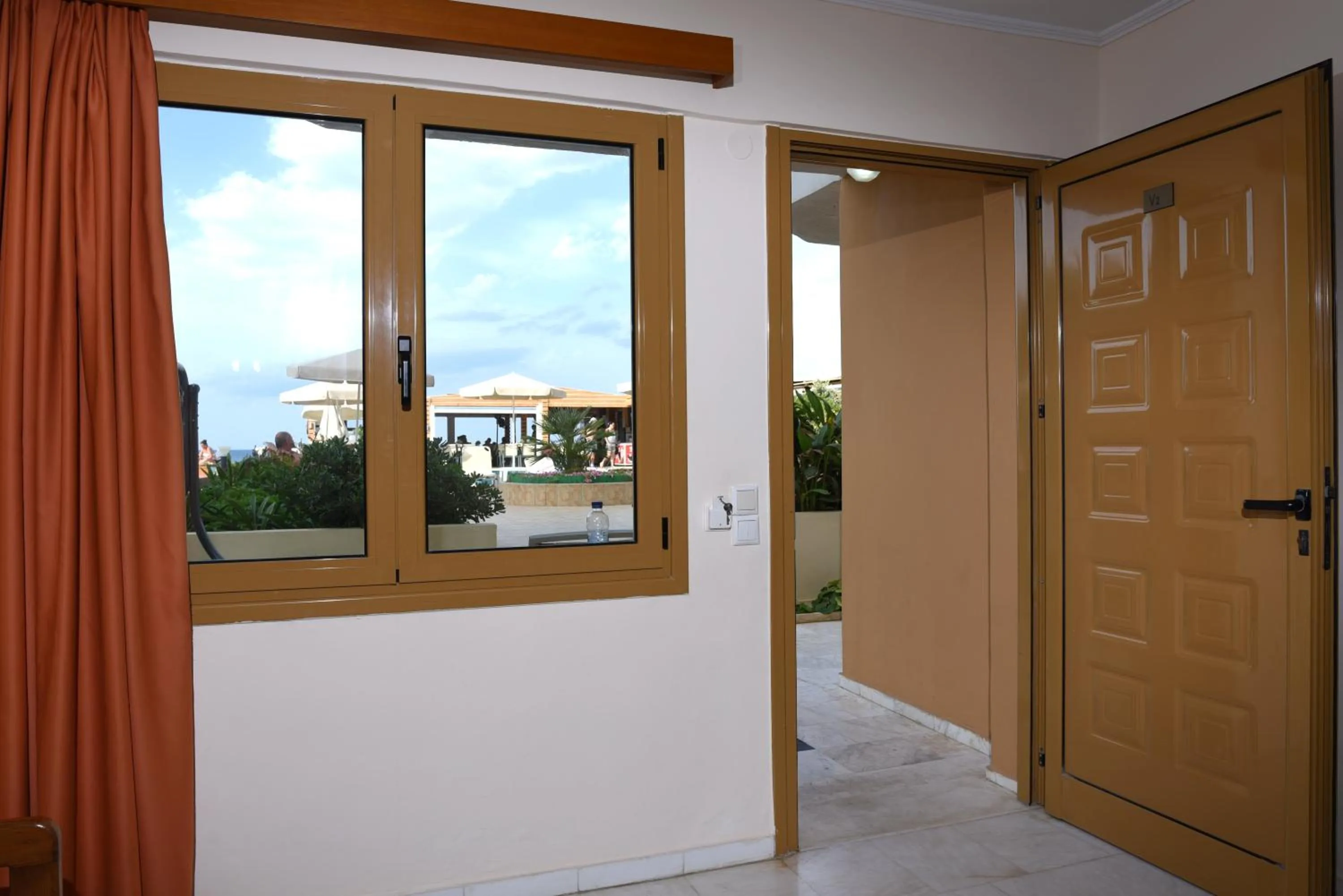 Esperides Beach Hotel Apartments