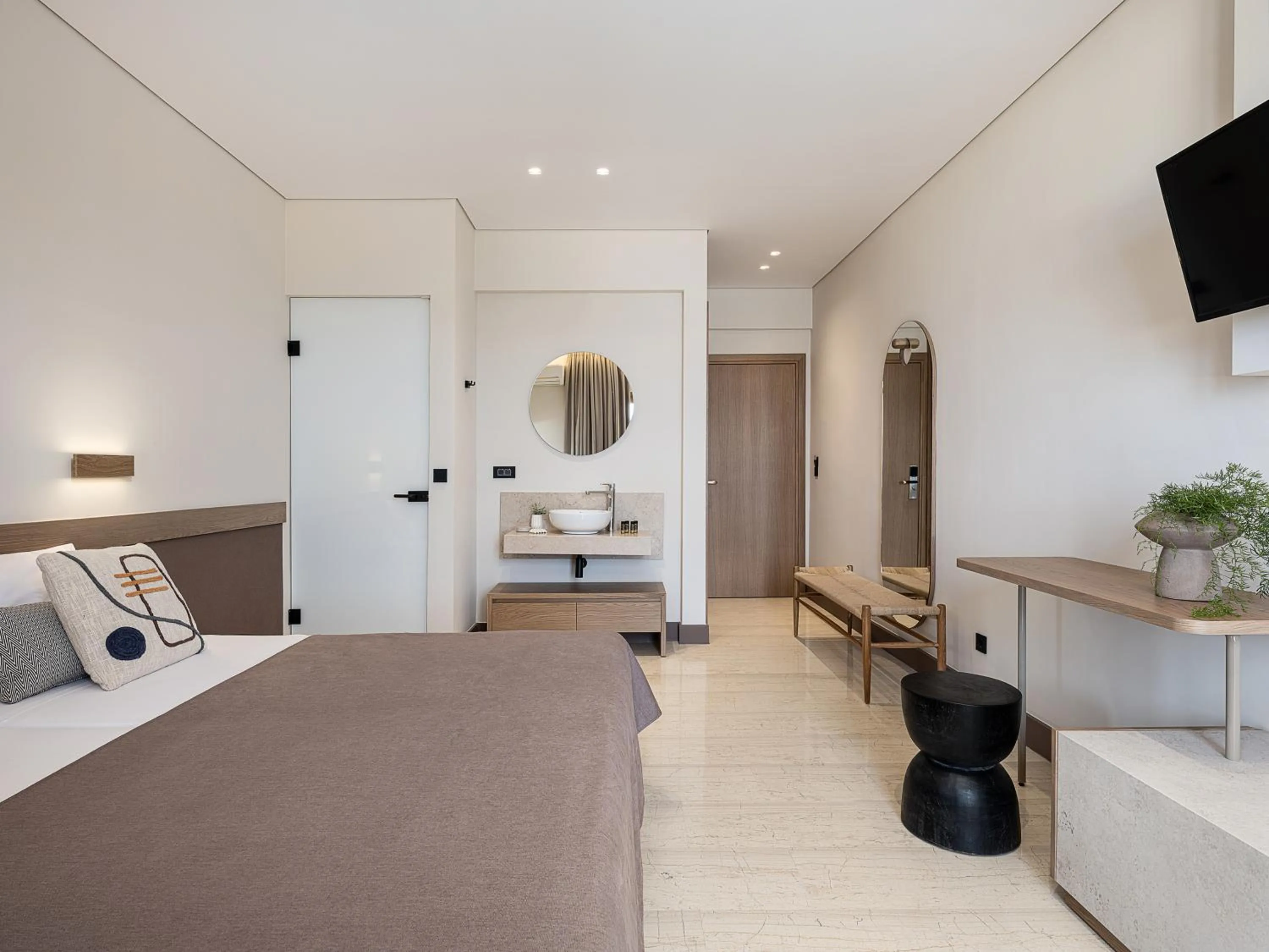 Bed in Esperides Beach Hotel Apartments