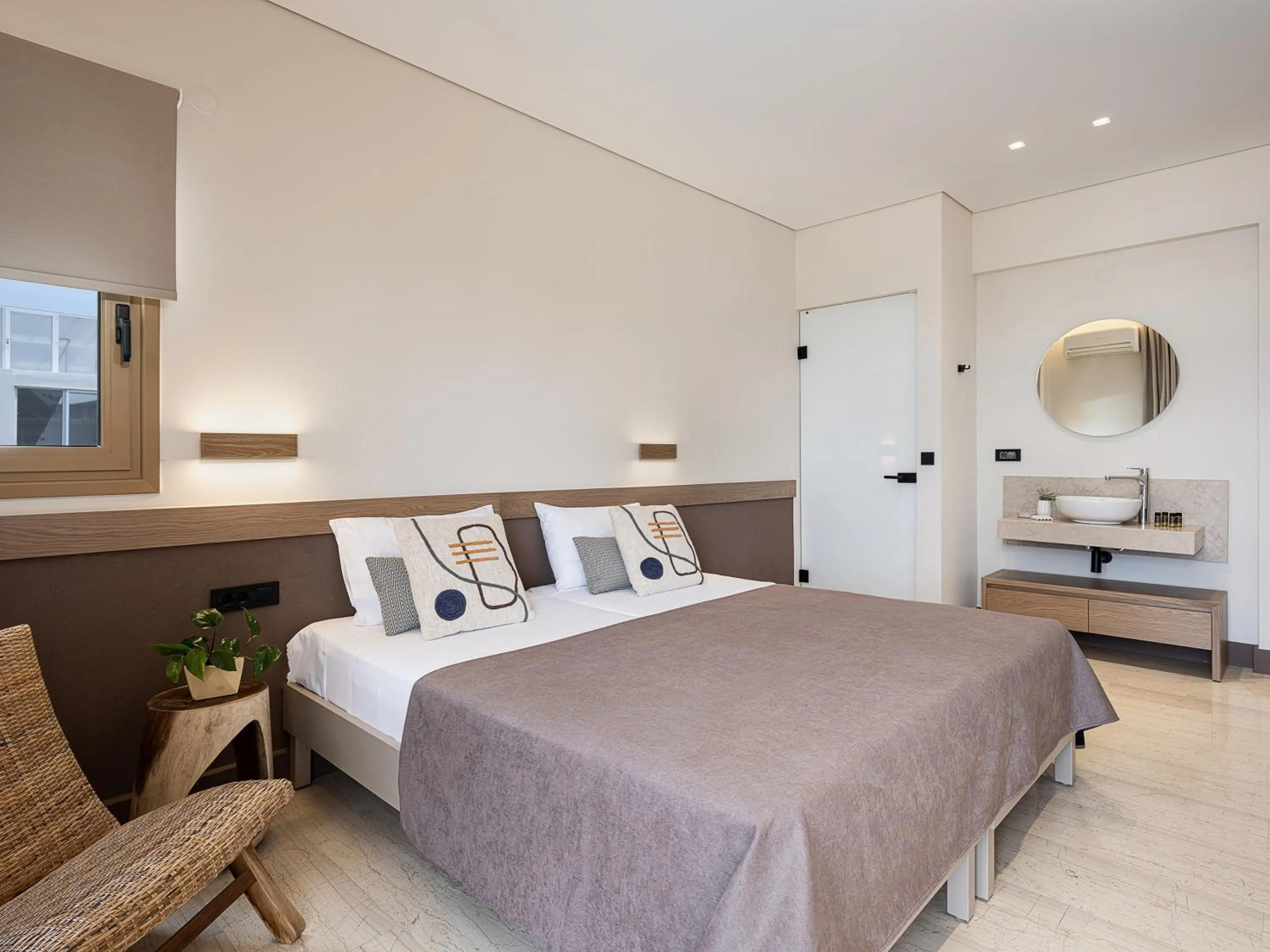 Bed in Esperides Beach Hotel Apartments