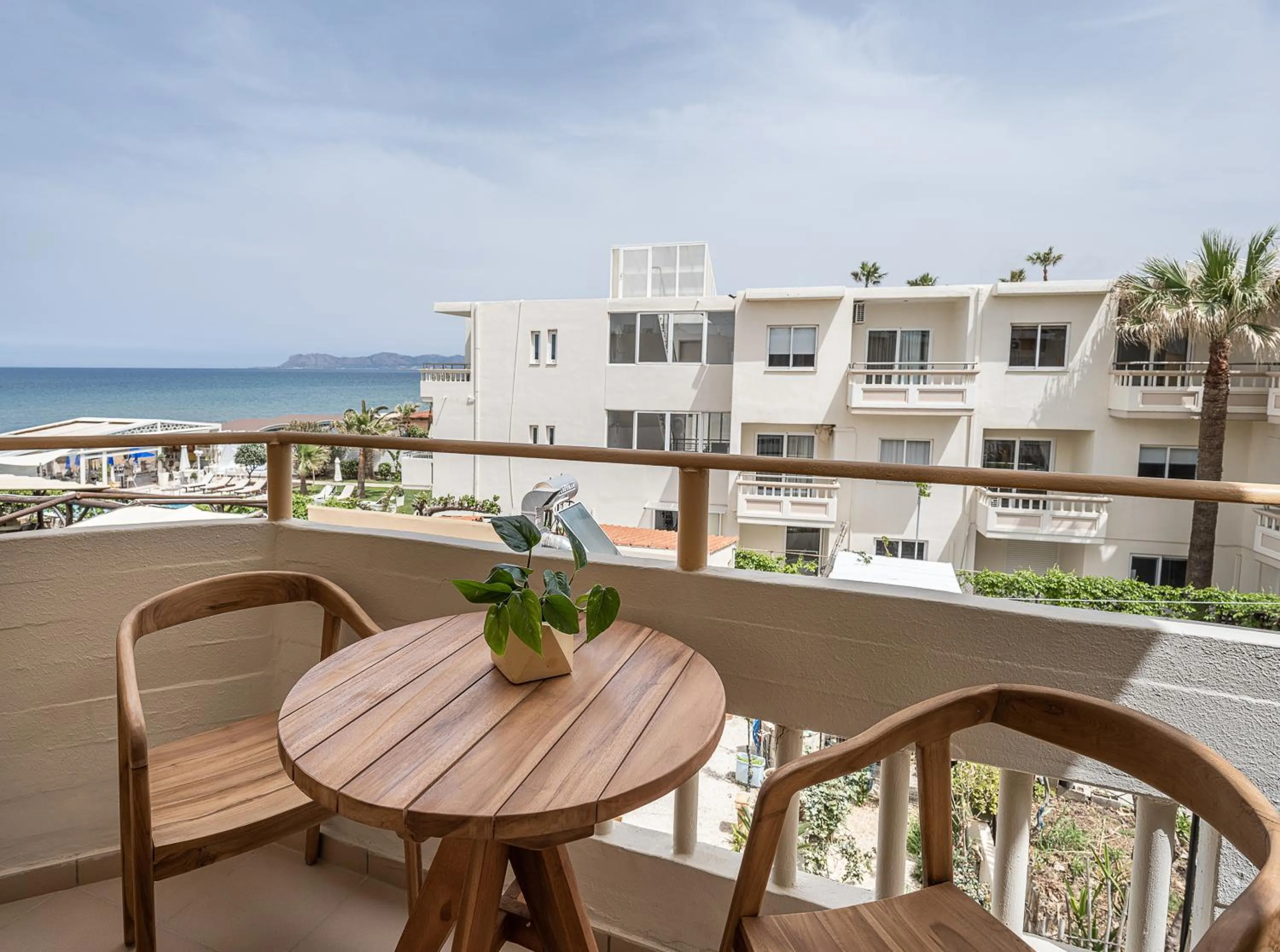 Esperides Beach Hotel Apartments