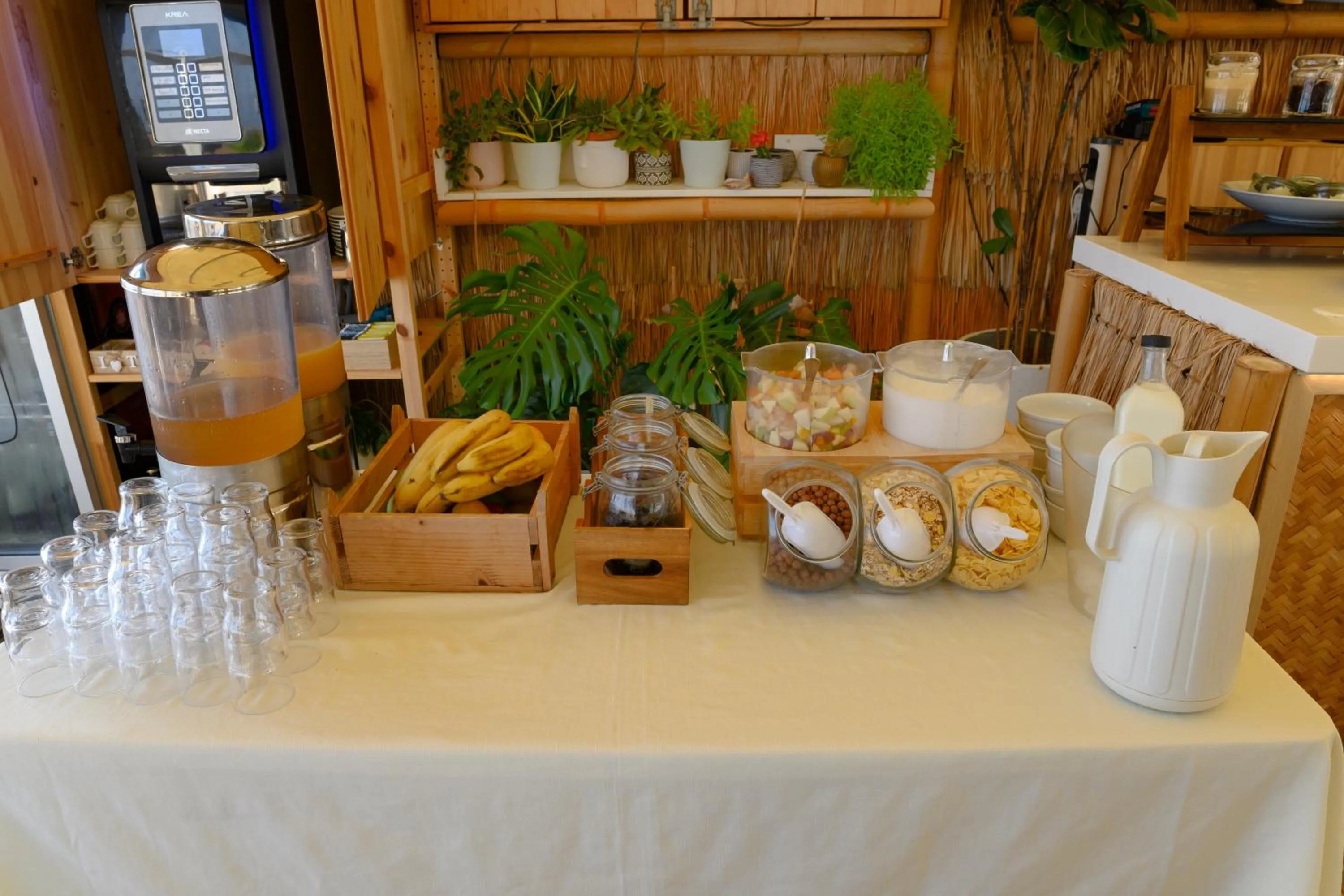 Esperides Beach Hotel Apartments