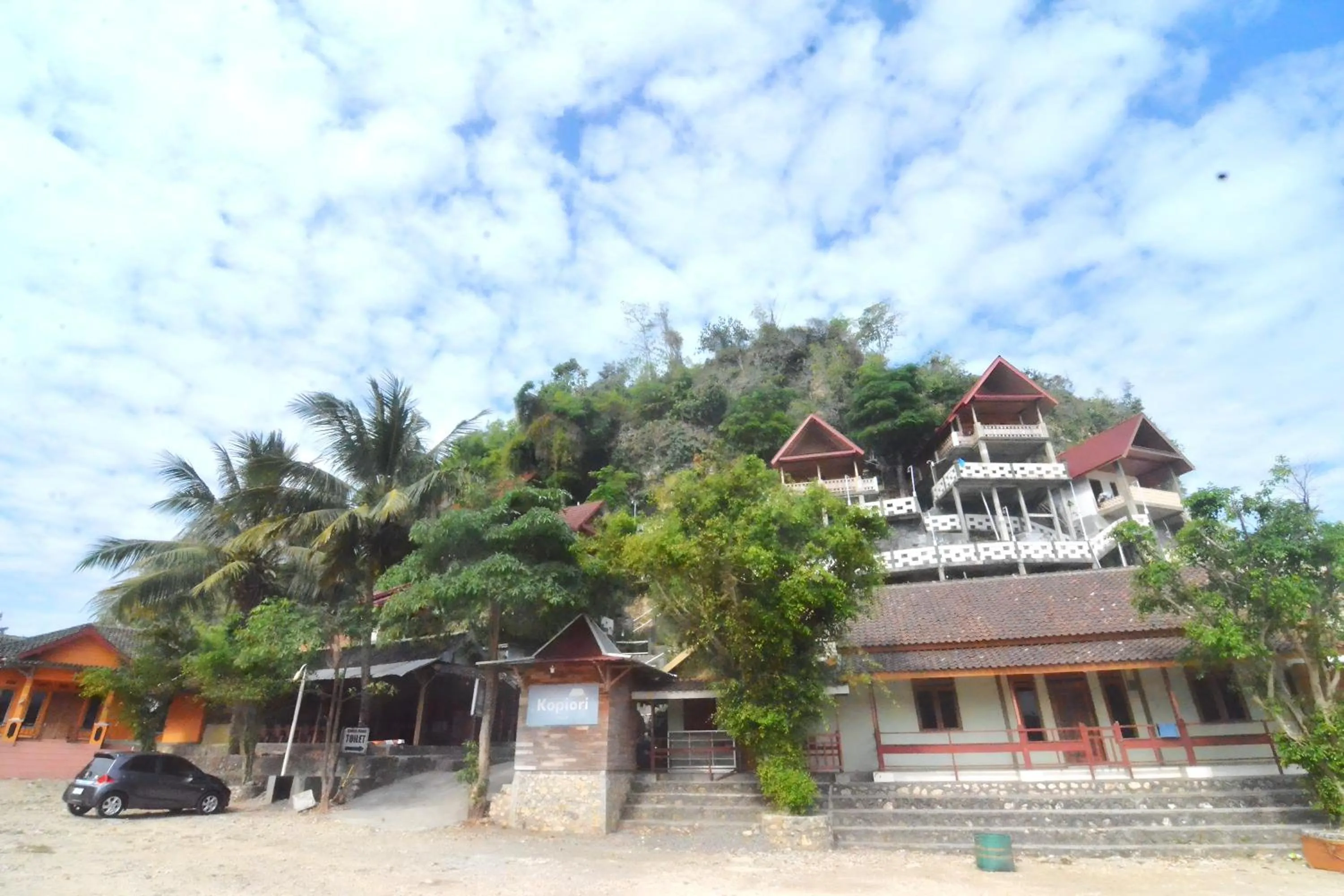 Property building in Villa Kopiori