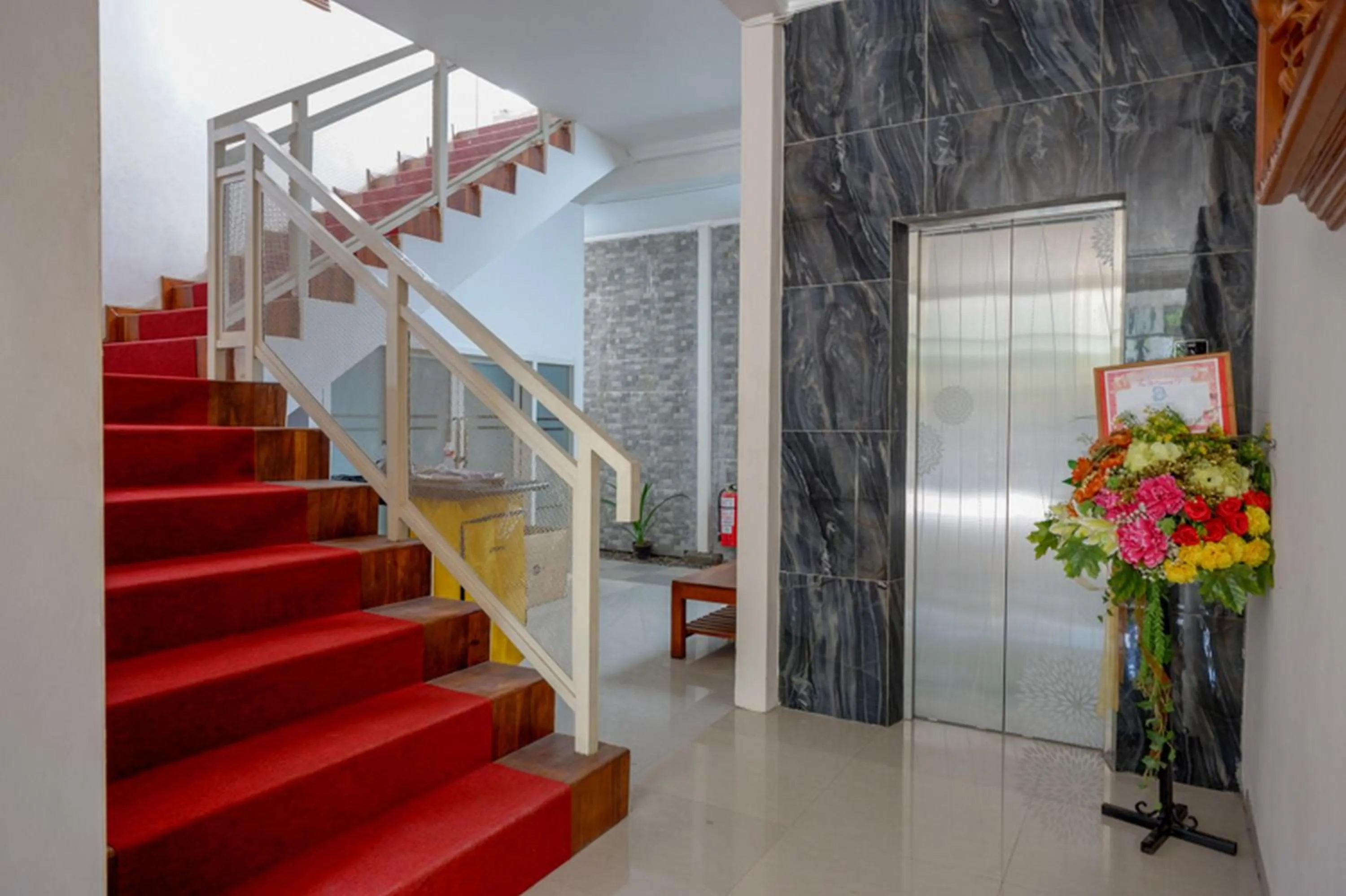 Property building in RedDoorz @ Jalan Majapahit Semarang