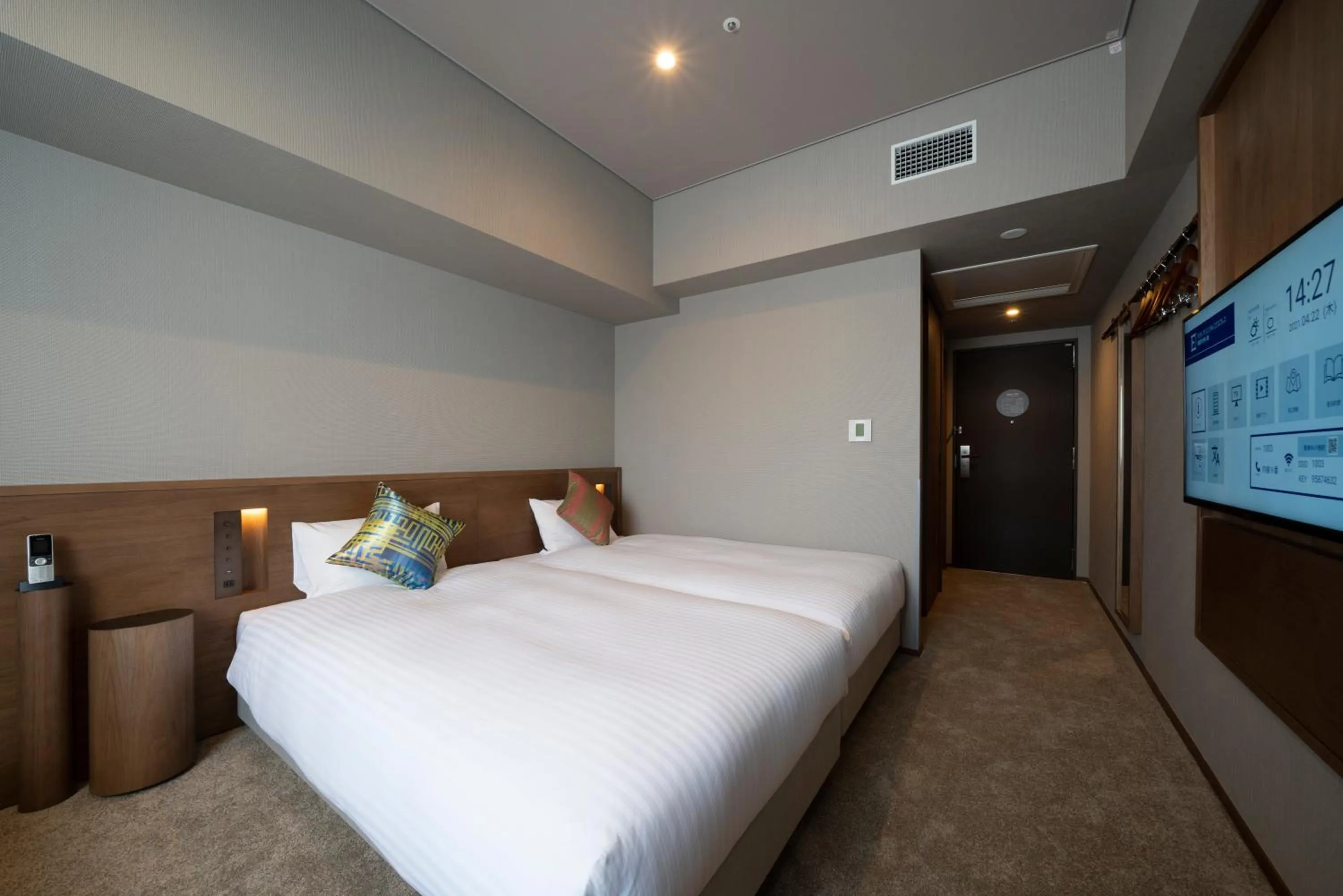 Photo of the whole room, Bed in Hotel Oriental Express Fukuoka Nakasu Kawabata