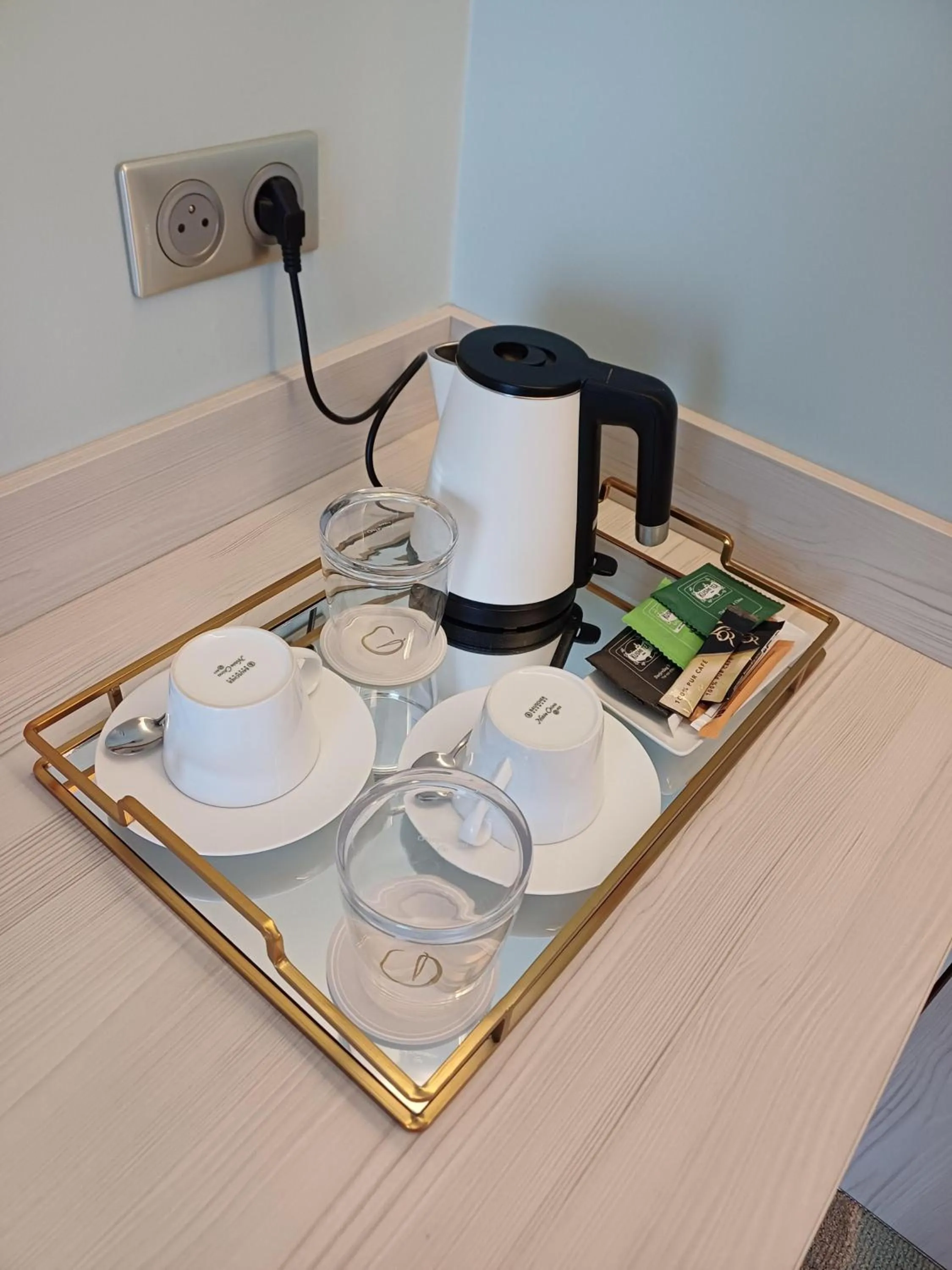 Coffee/tea facilities in Ilot du Golf BW Premier Collection