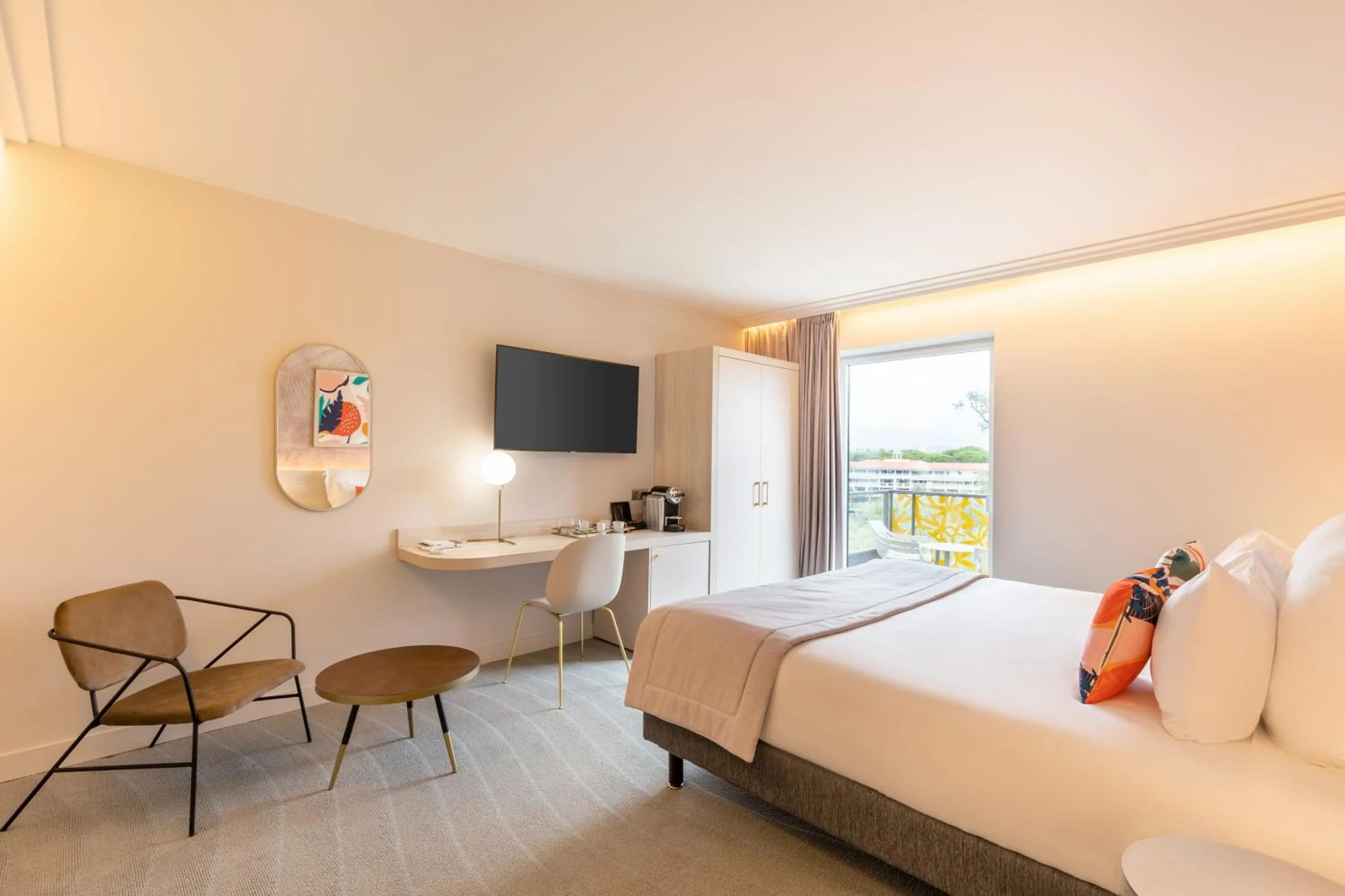 TV and multimedia, Bed in Ilot du Golf BW Premier Collection