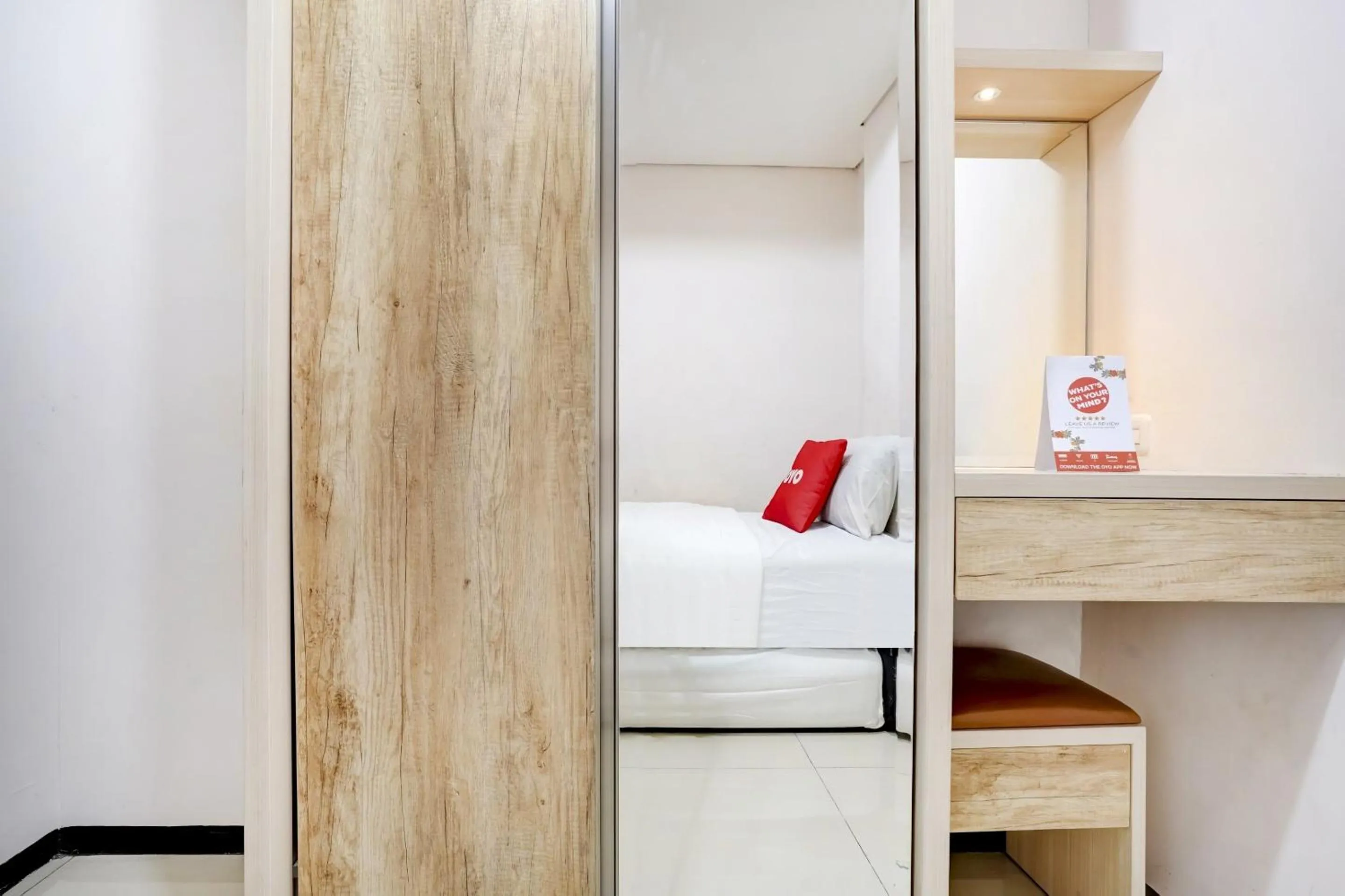 Bedroom in Collection O 90205 Queen Rent Apartment Gateway Pasteur