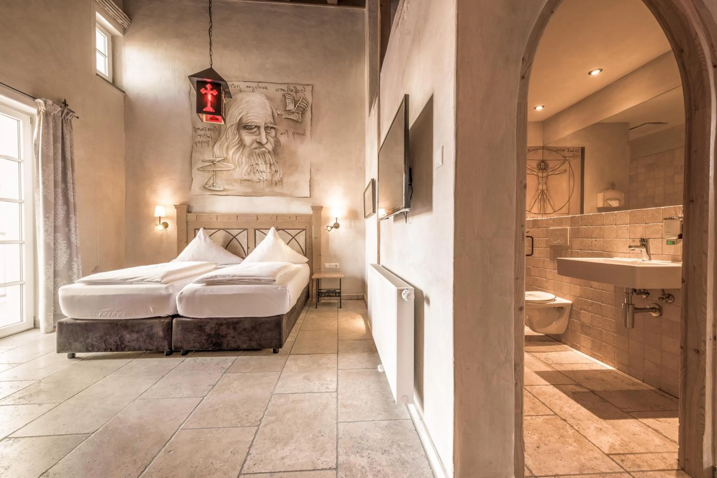 Shower, Bed in Hotel Arthus