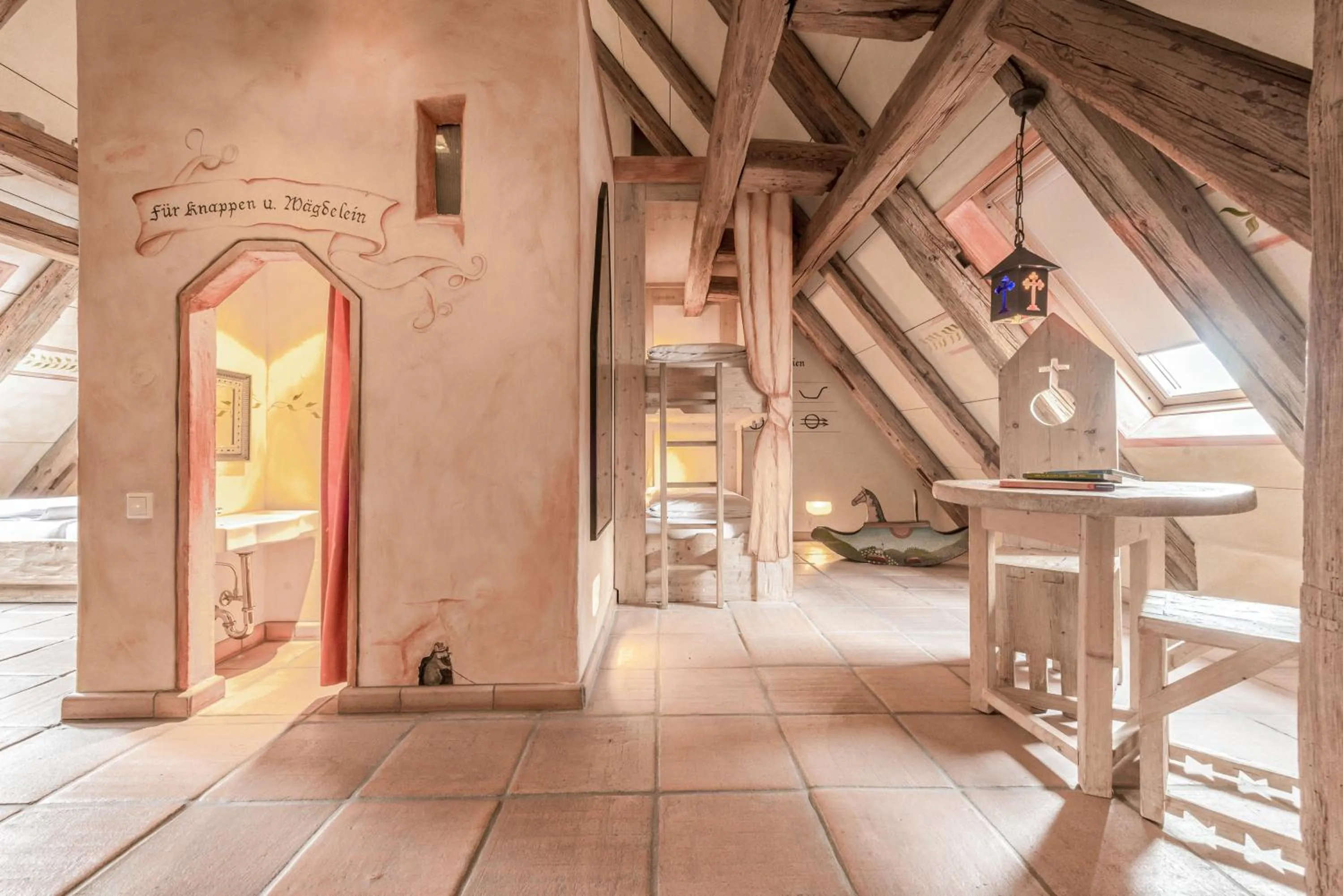 Photo of the whole room in Hotel Arthus