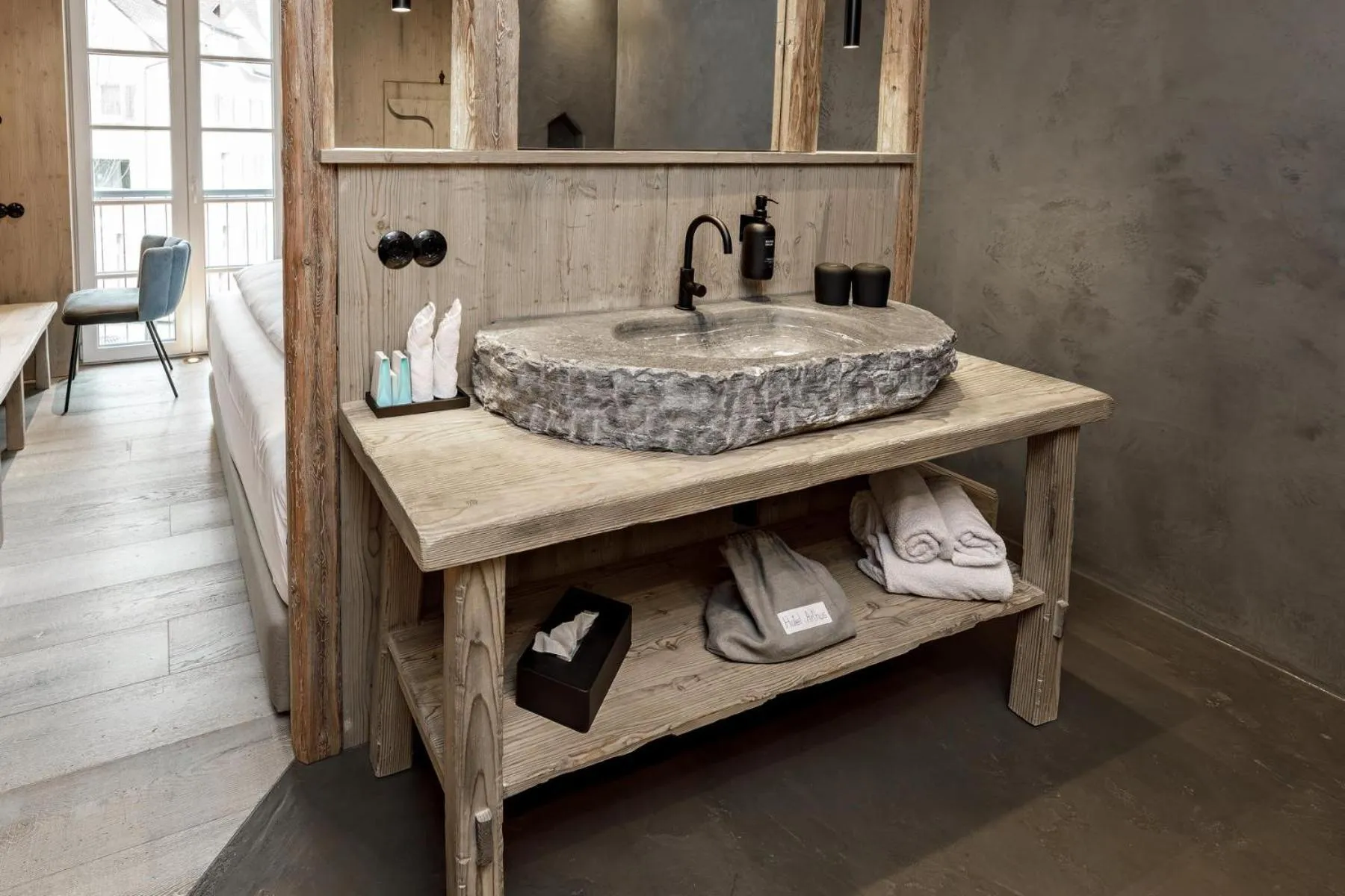 Photo of the whole room in Hotel Arthus