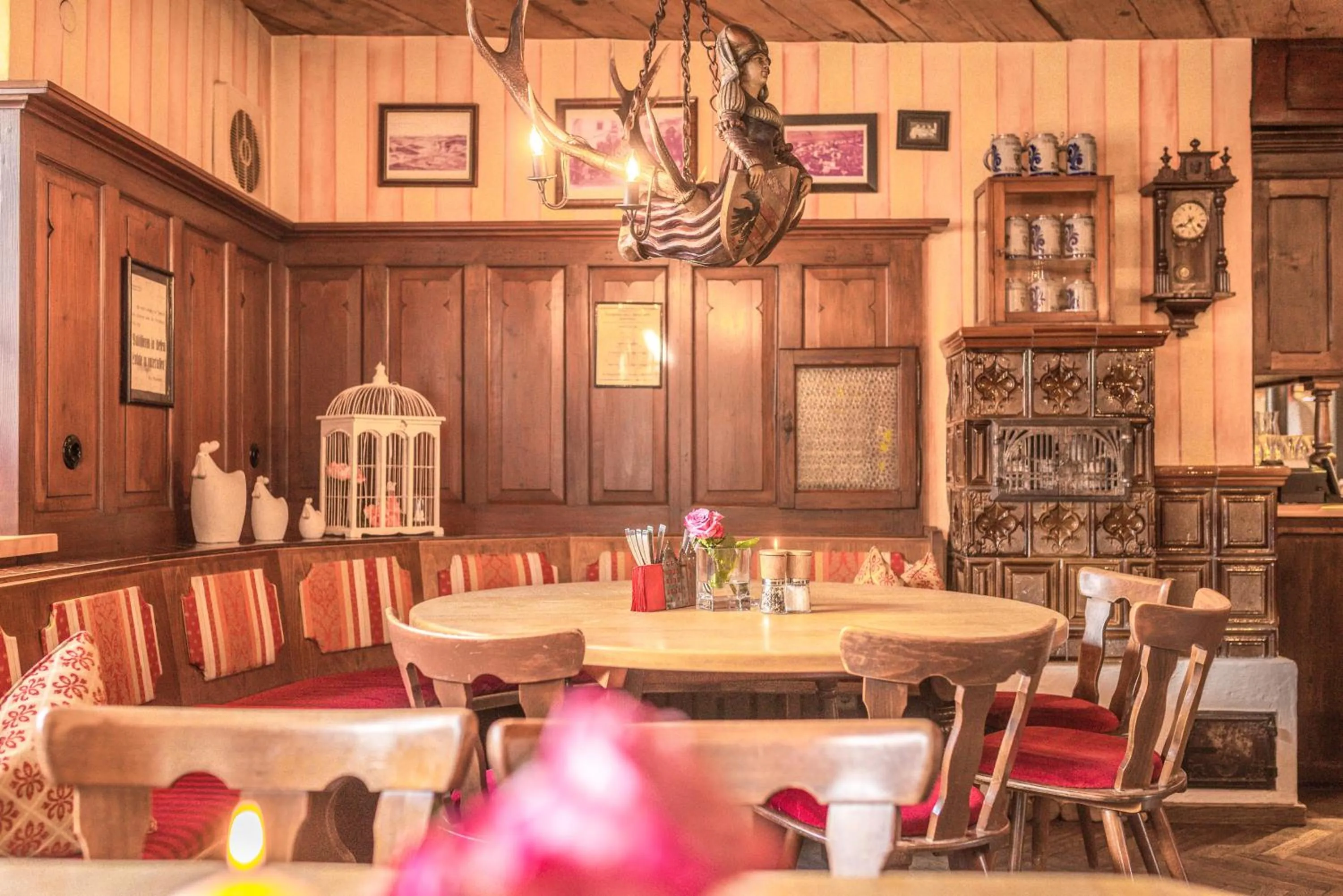 Restaurant/places to eat in Hotel Arthus