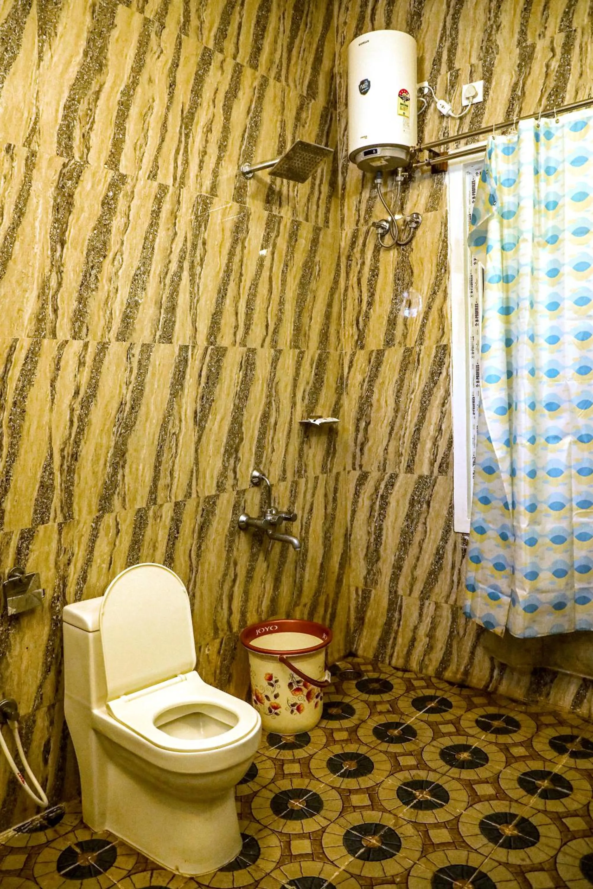 Shower in Hill Fort Hotel And Resorts Yelagiri Hills