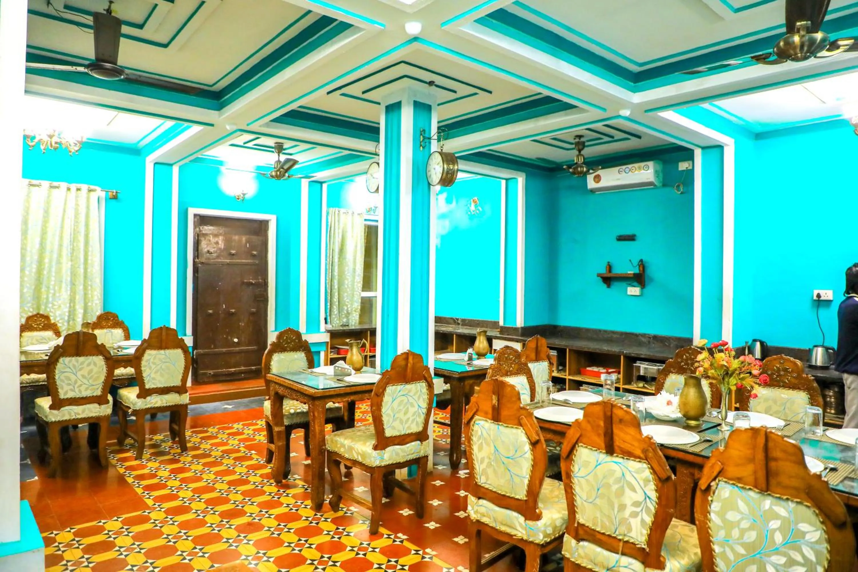 Restaurant/places to eat in Hill Fort Hotel And Resorts Yelagiri Hills