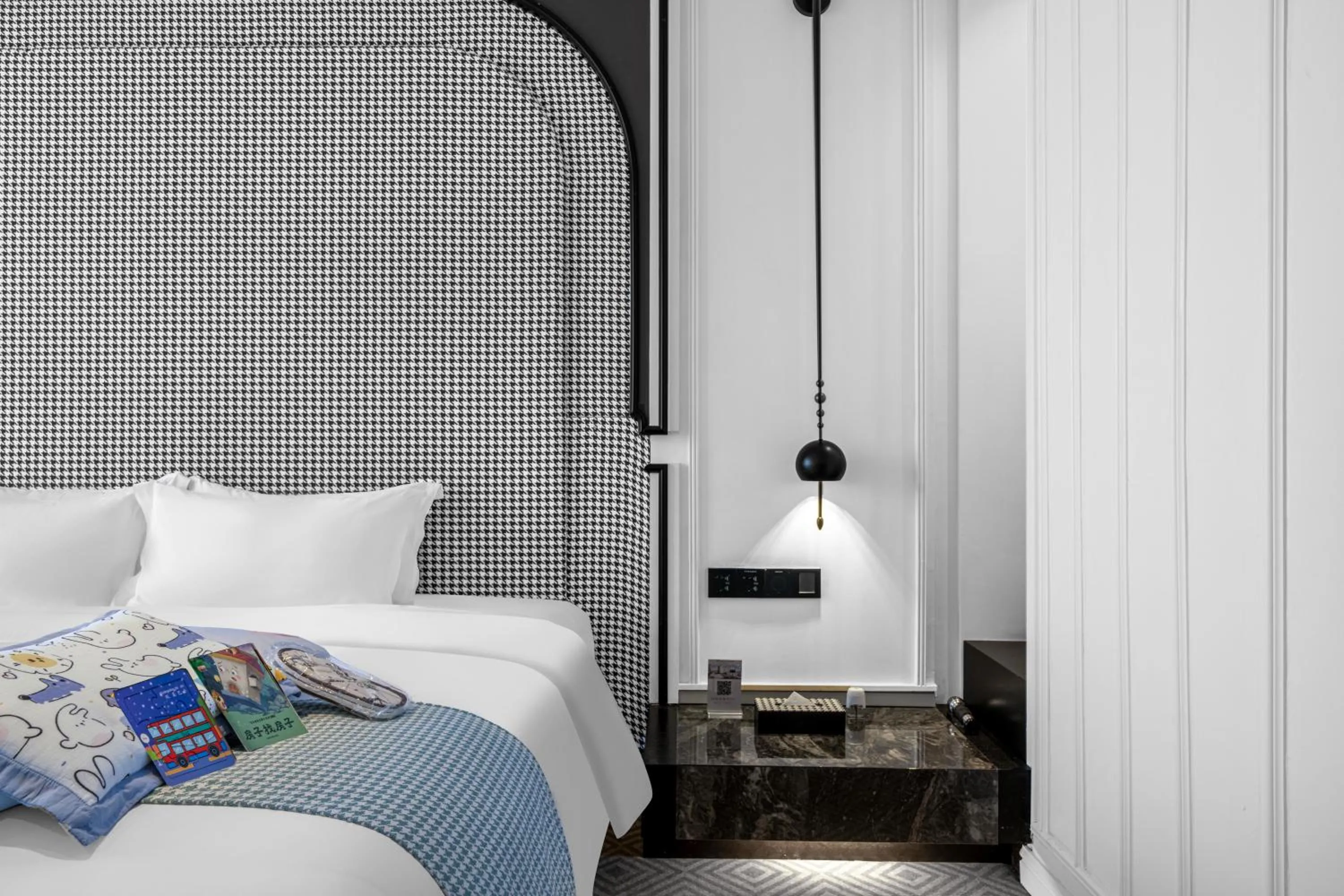 Bed in Wyndham Garden Wuhan Hankou