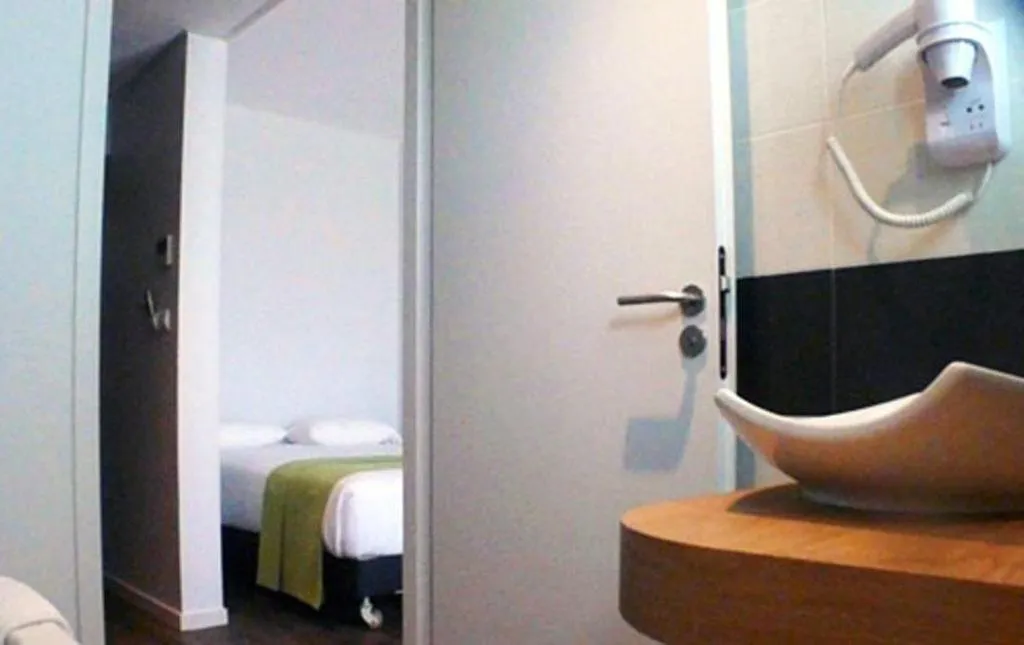 Bathroom, Bed in Hôtel de la Louée