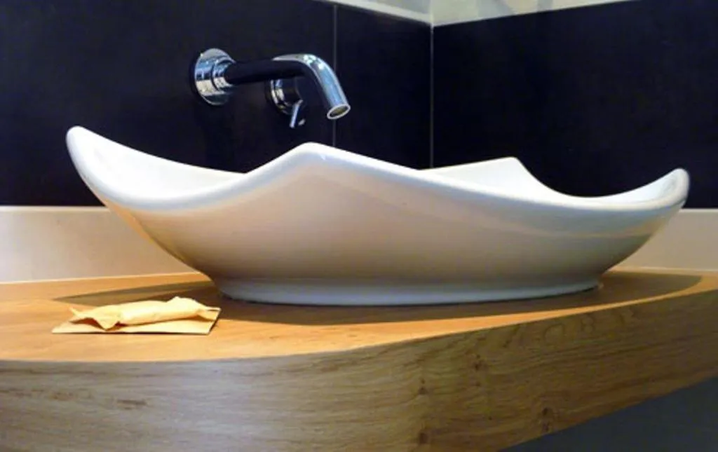 Bathroom in Hôtel de la Louée