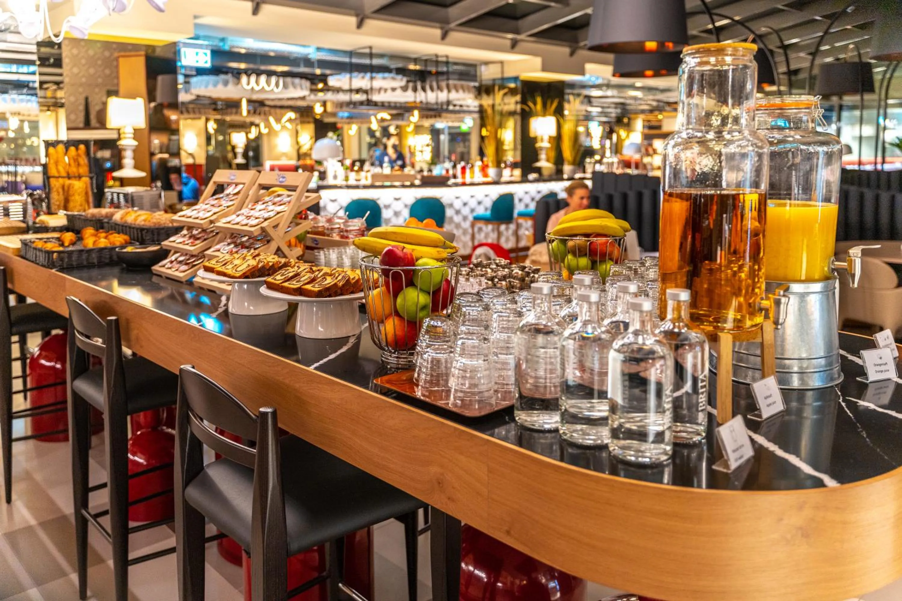 Restaurant/places to eat in ibis Styles Zurich City Center