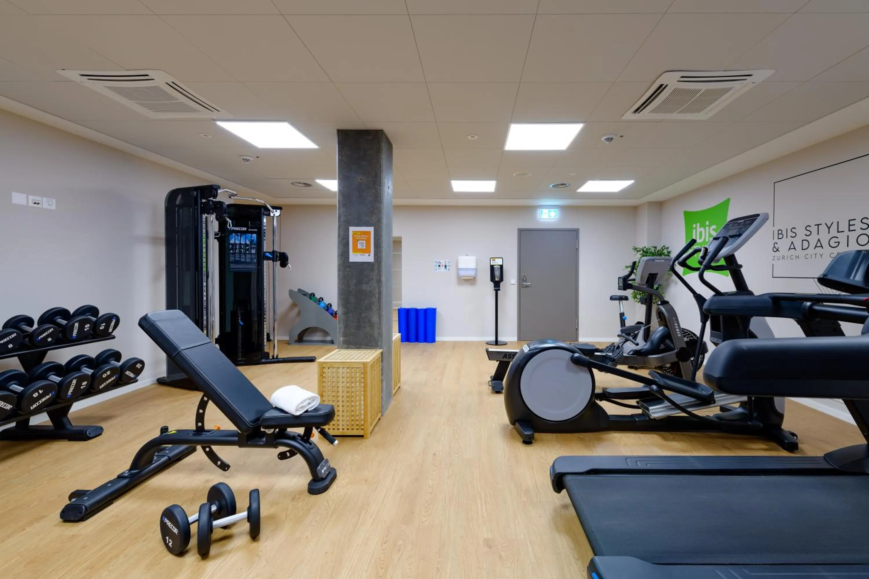 Fitness centre/facilities in ibis Styles Zurich City Center