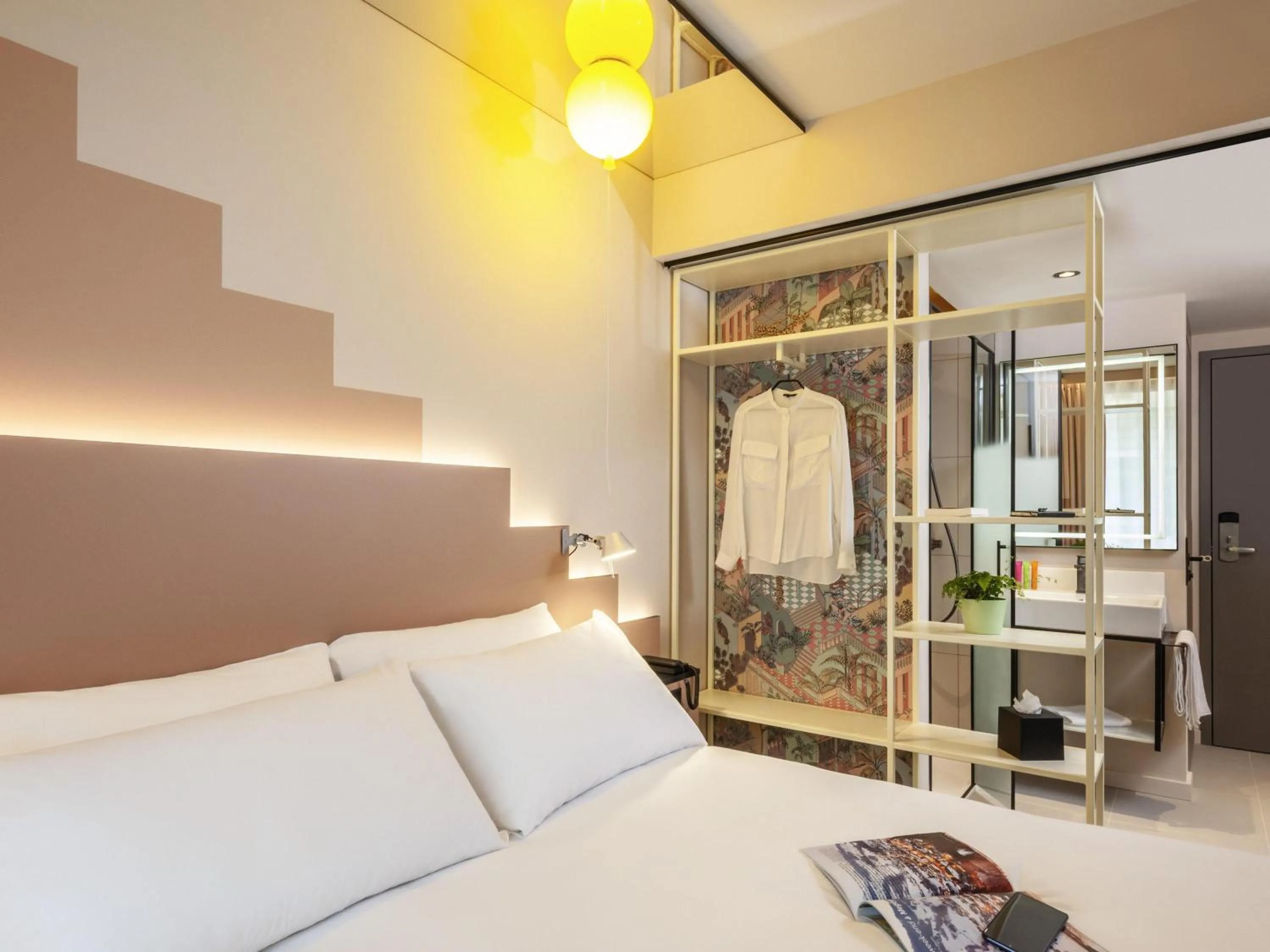 Bedroom, Bed in ibis Styles Zurich City Center