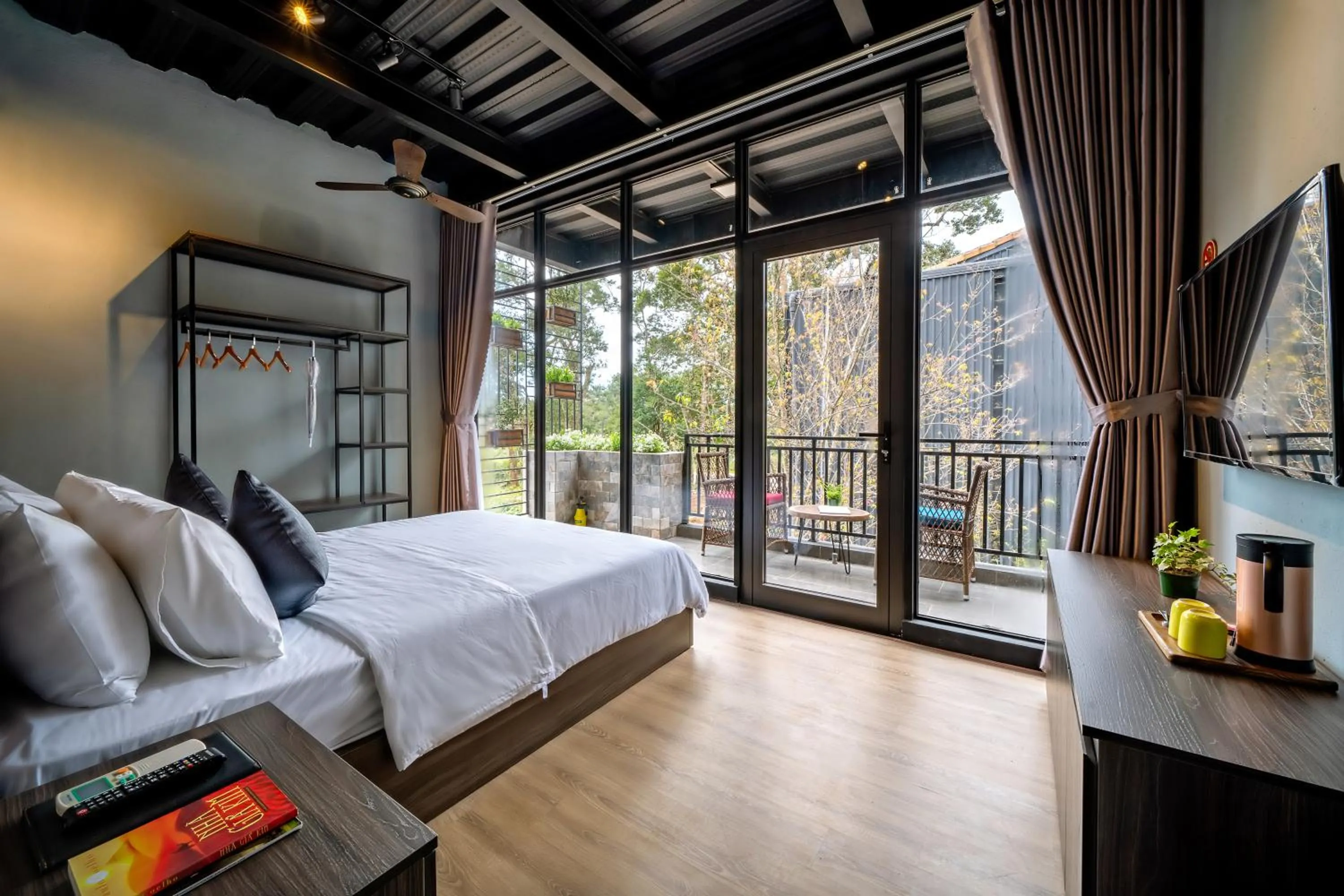 Photo of the whole room, Bed in Bach Duong Hotel