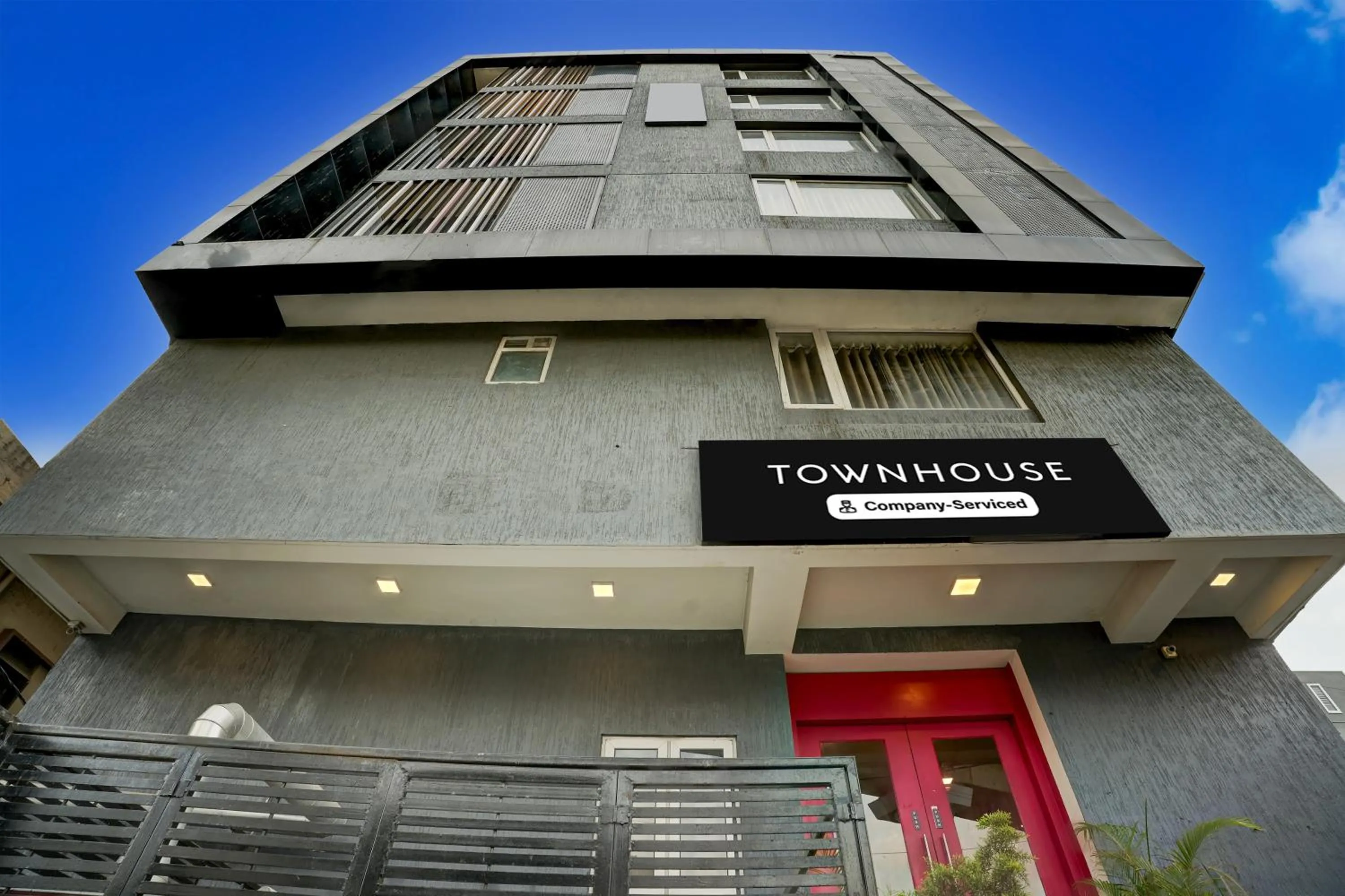 Super Townhouse Ulsoor Near Halasuru Metro Station