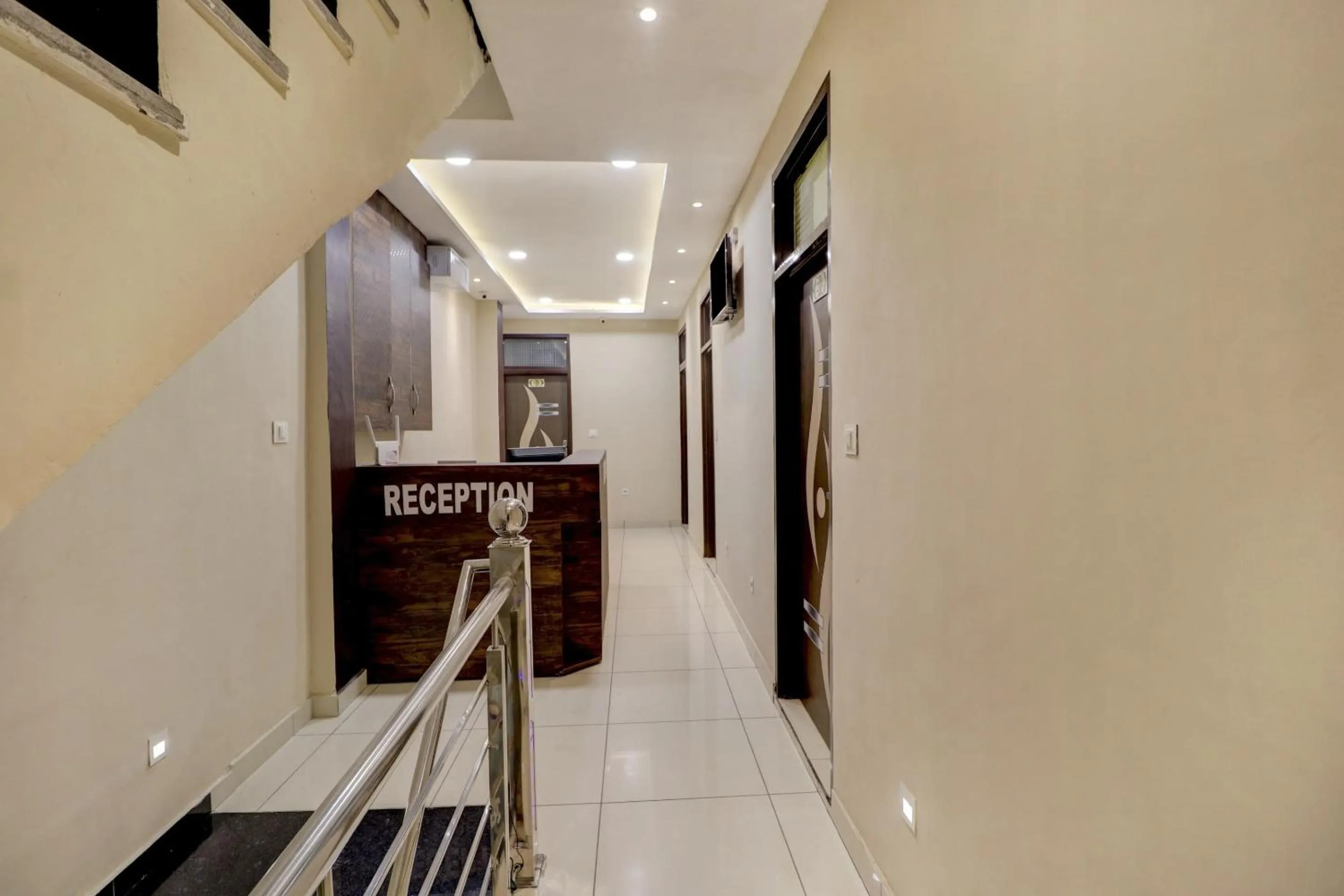 Lobby or reception in OYO Flagship 77562 Hotel Kabir