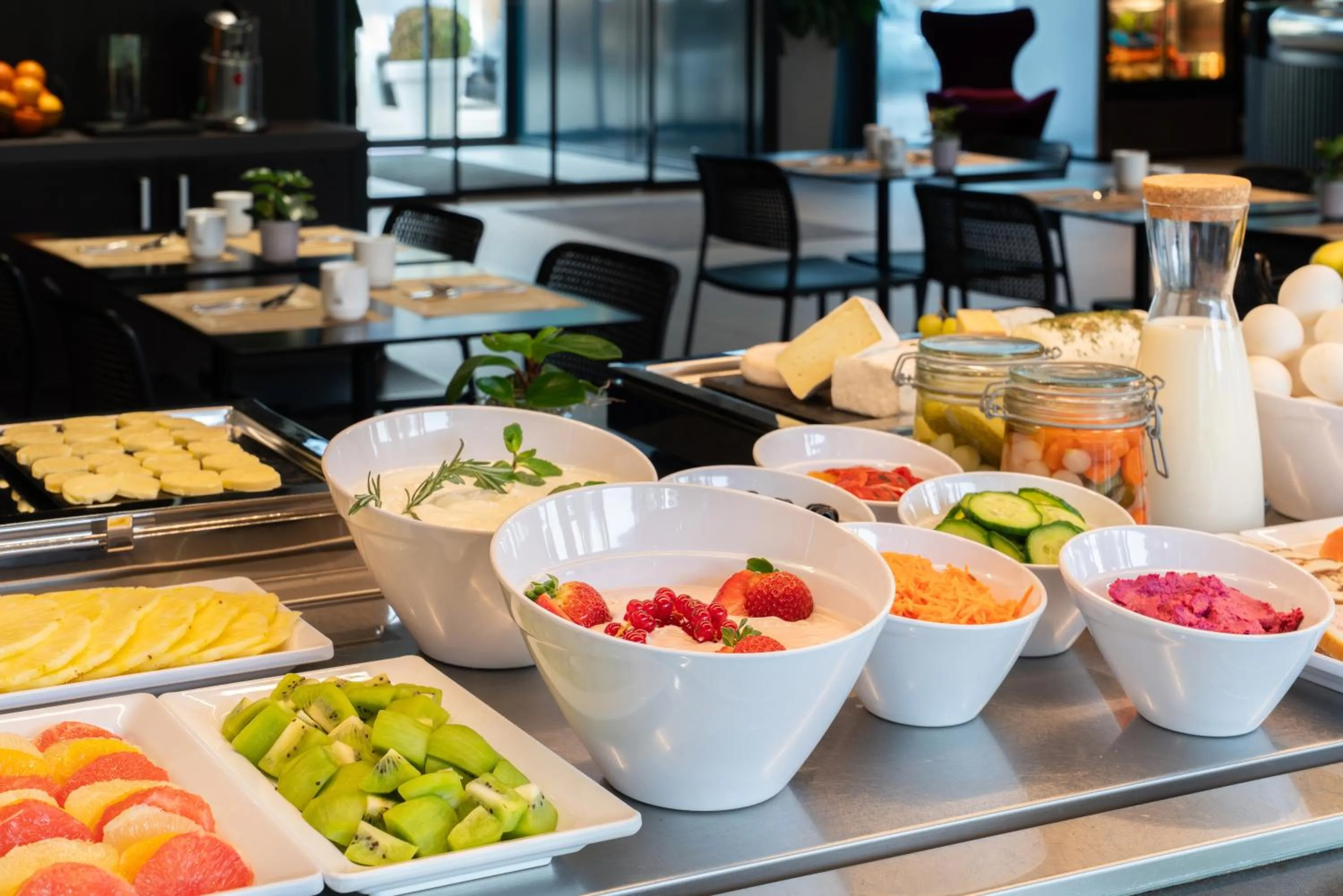 Food and drinks in Novotel Suites Genève Aéroport