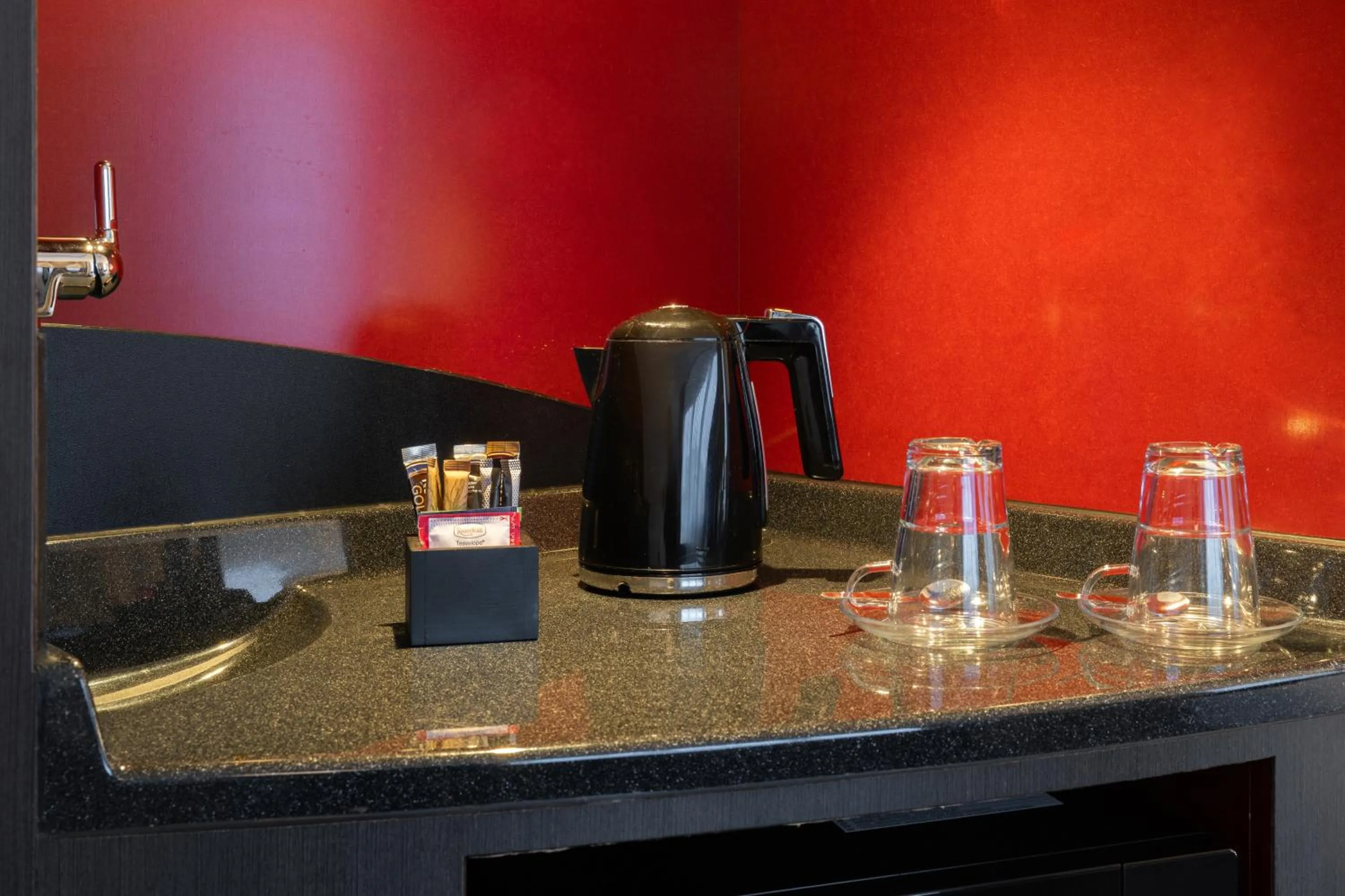 Coffee/tea facilities in Novotel Suites Genève Aéroport