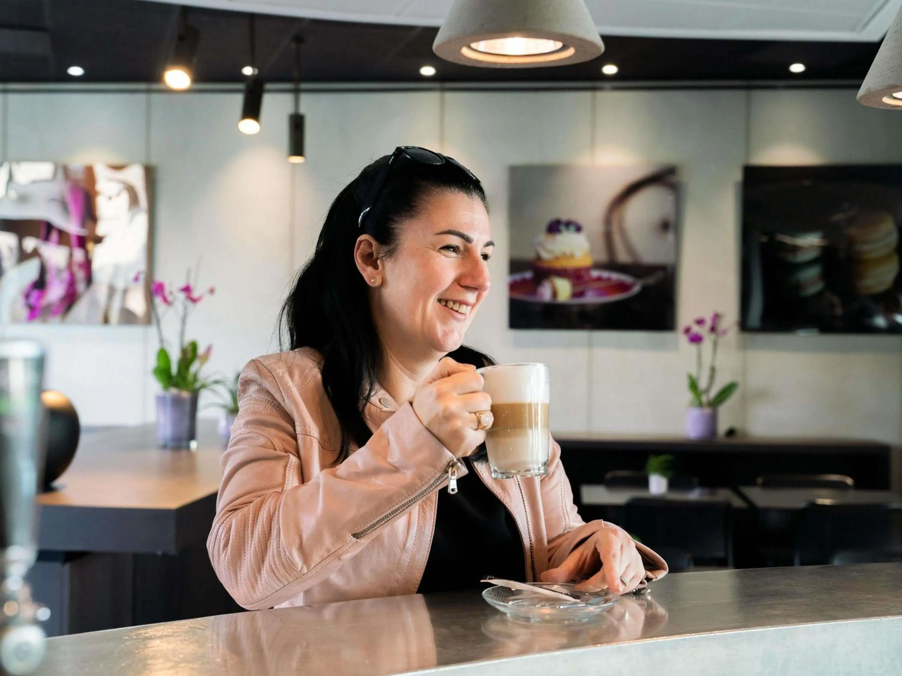 Lounge or bar in Novotel Suites Genève Aéroport